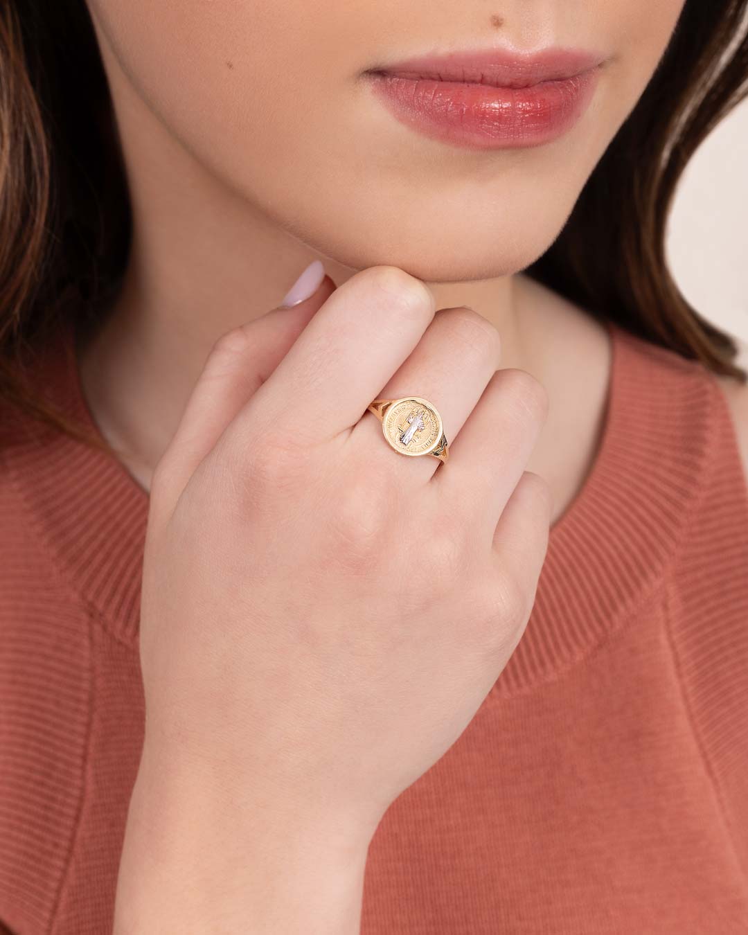 14K GOLD BICOLOR RING WITH SAINT BENEDICT