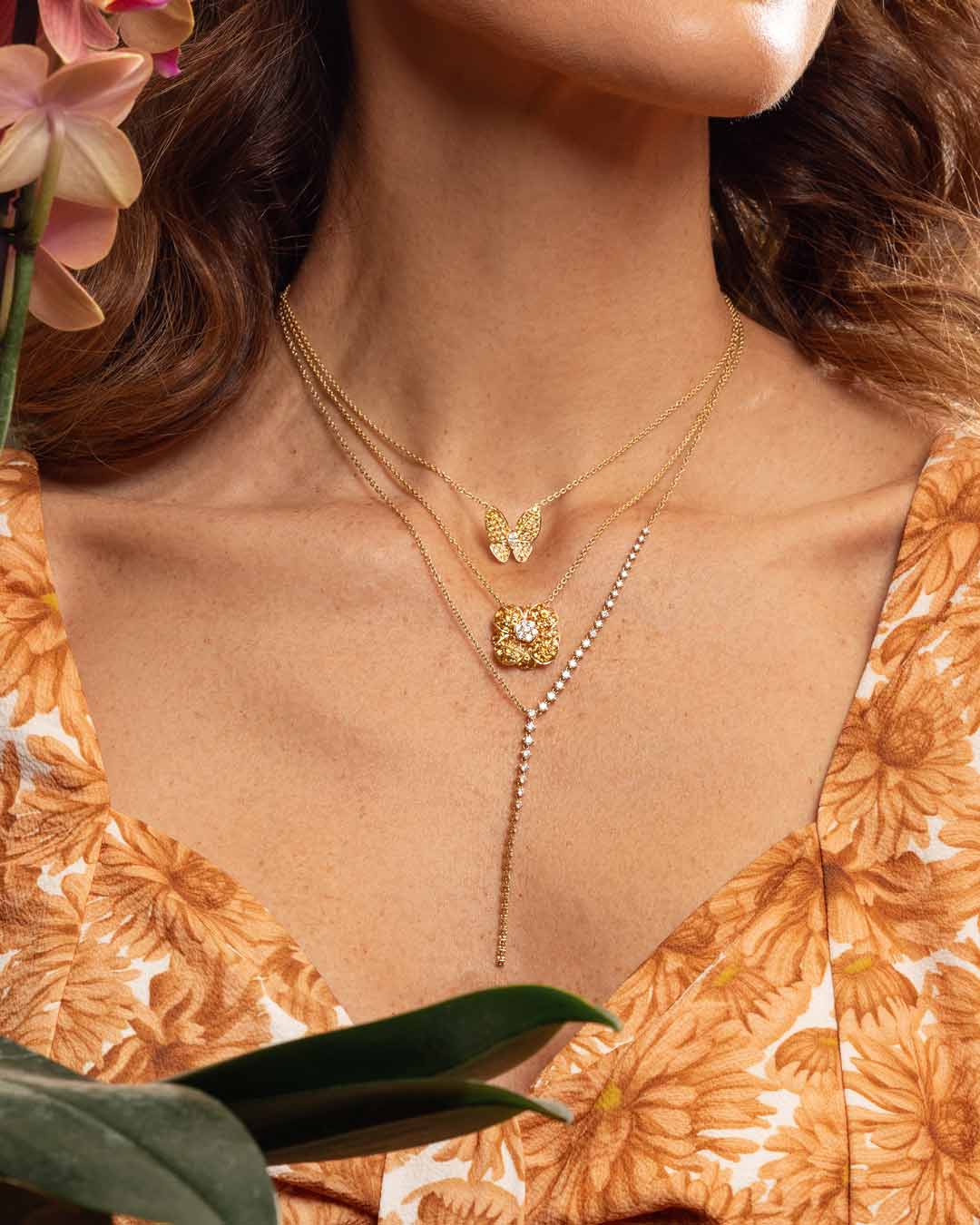 18K GOLD BUTTERFLY NECKLACE WITH YELLOW SAPPHIRE