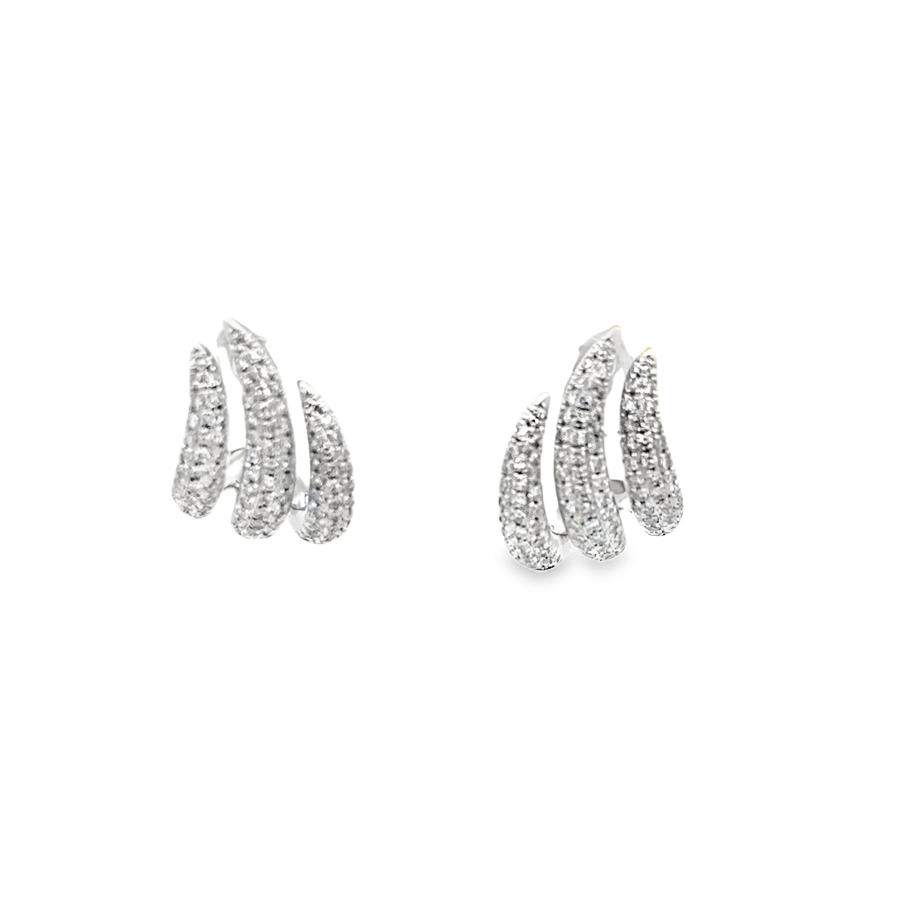 DIAMOND CLAW EARRINGS SET IN 14K WHITE GOLD