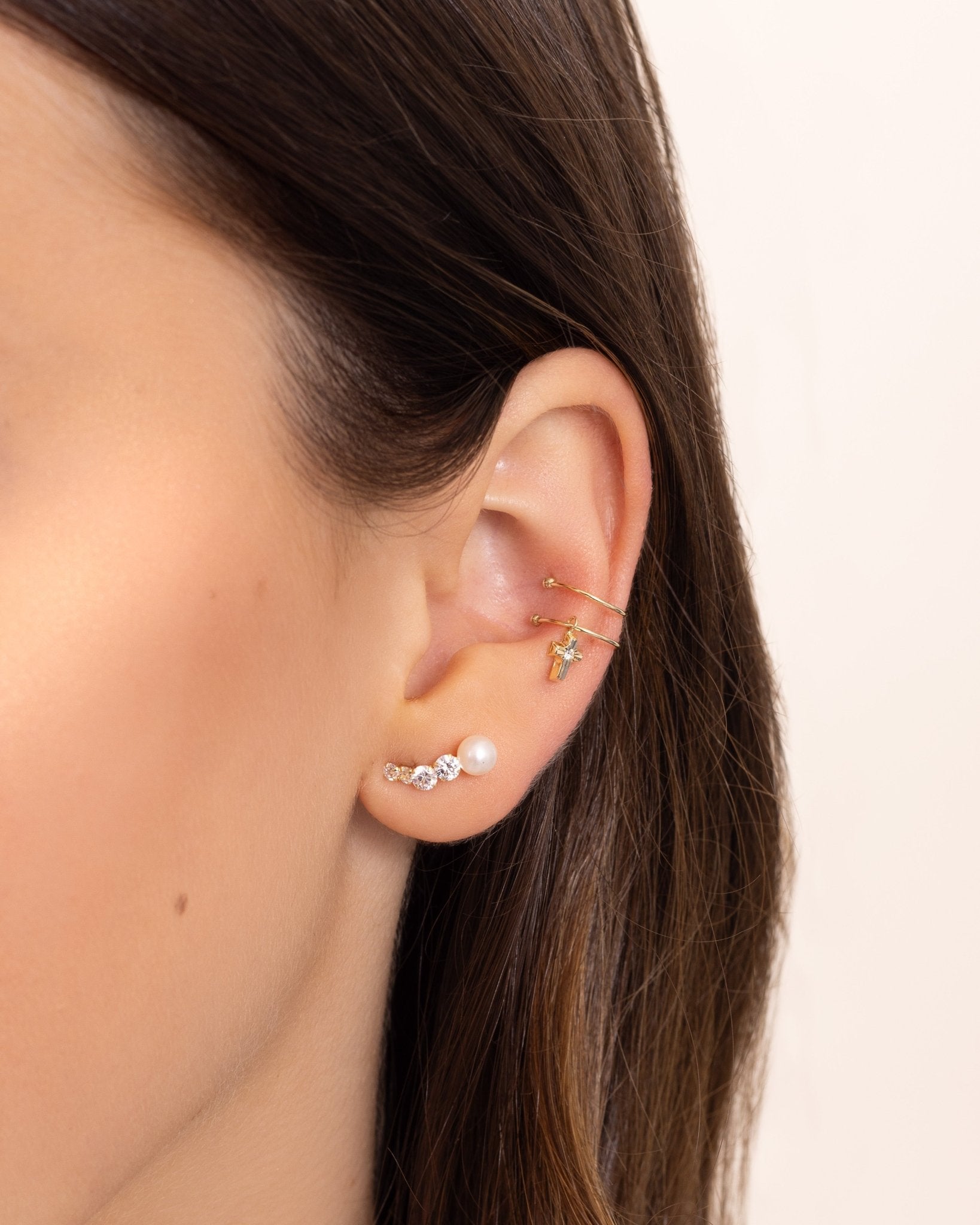 14KY EARCUFF CON CRUZ - C'SANTOS