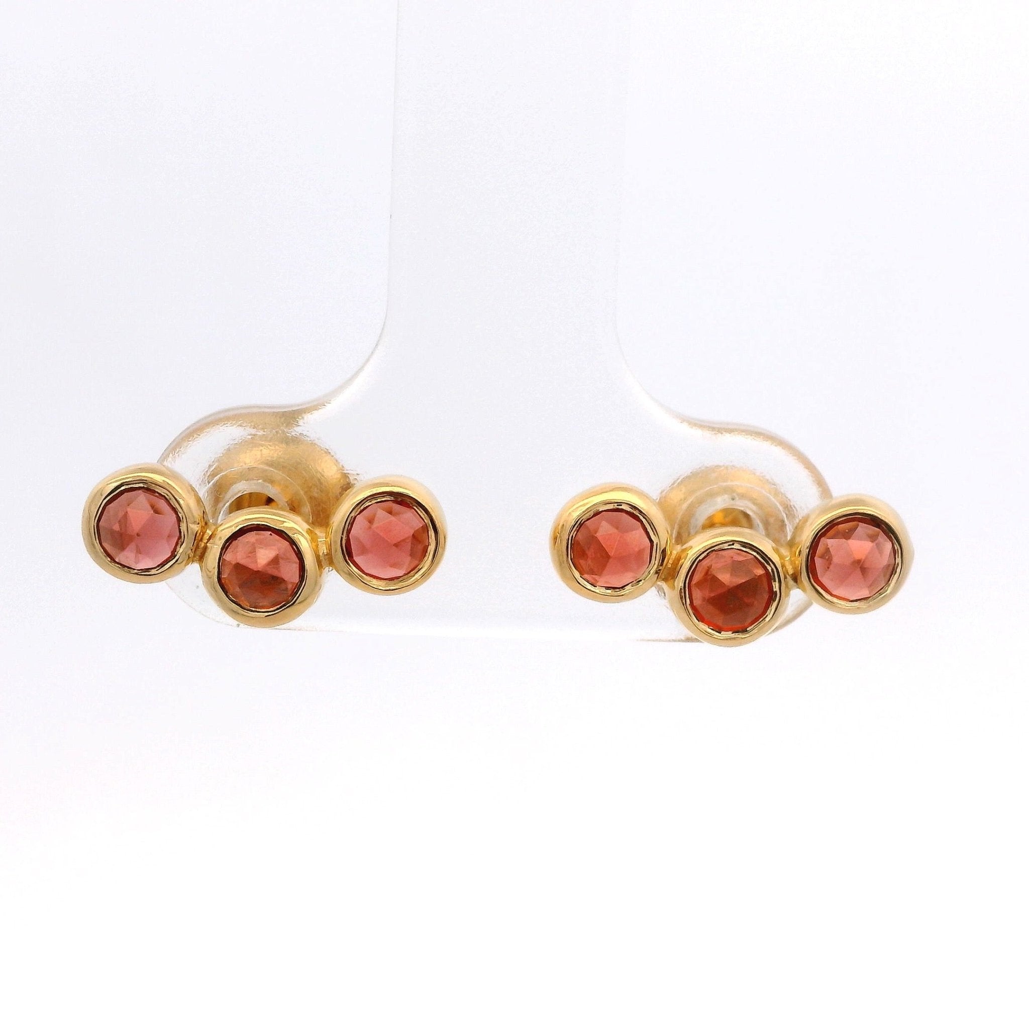 925YG BAR CURV 3 STONE BEZEL GARNET EARRINGS - C'SANTOS
