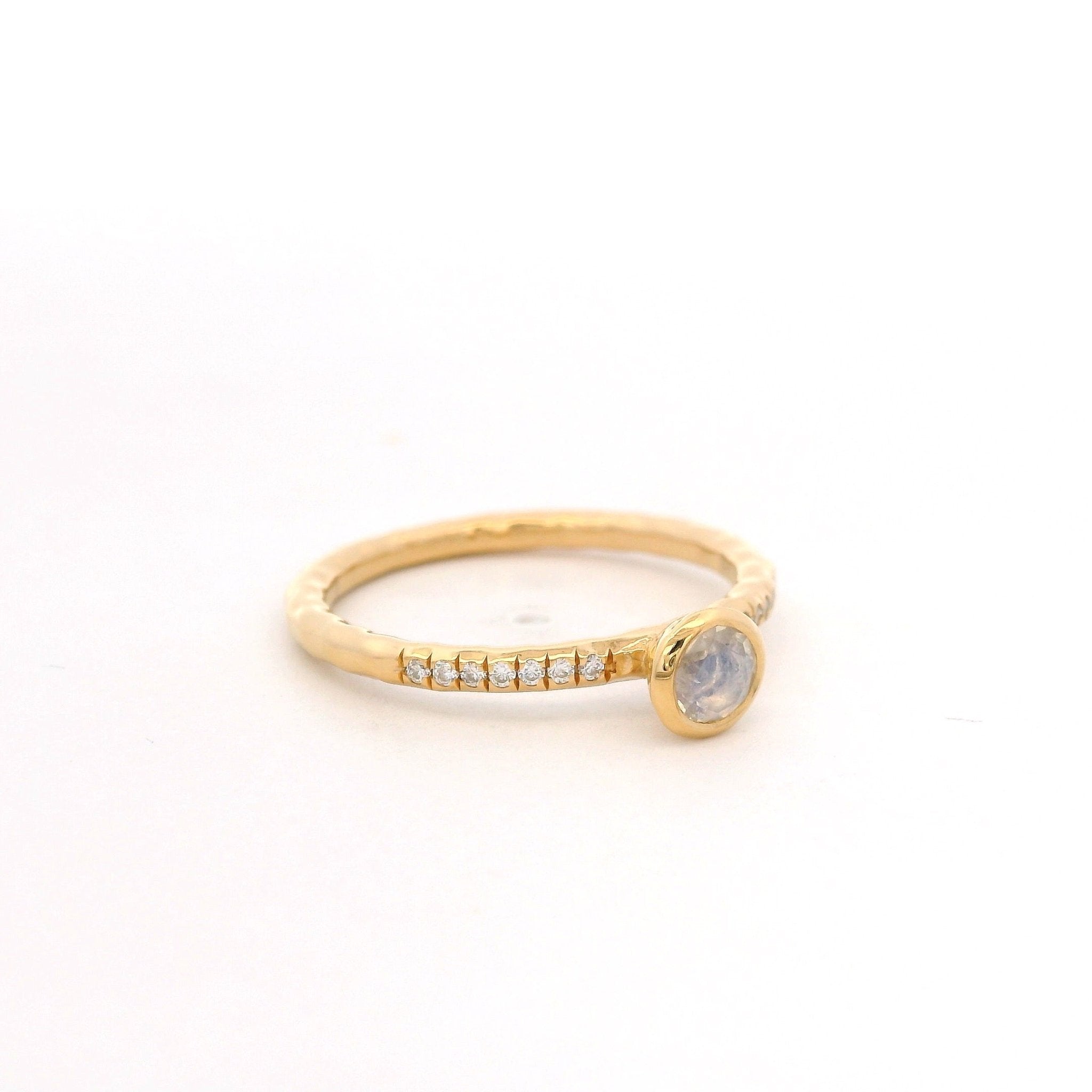 925YG BEZEL MOOSTONE SOLITARY RING T6.5 - C'SANTOS