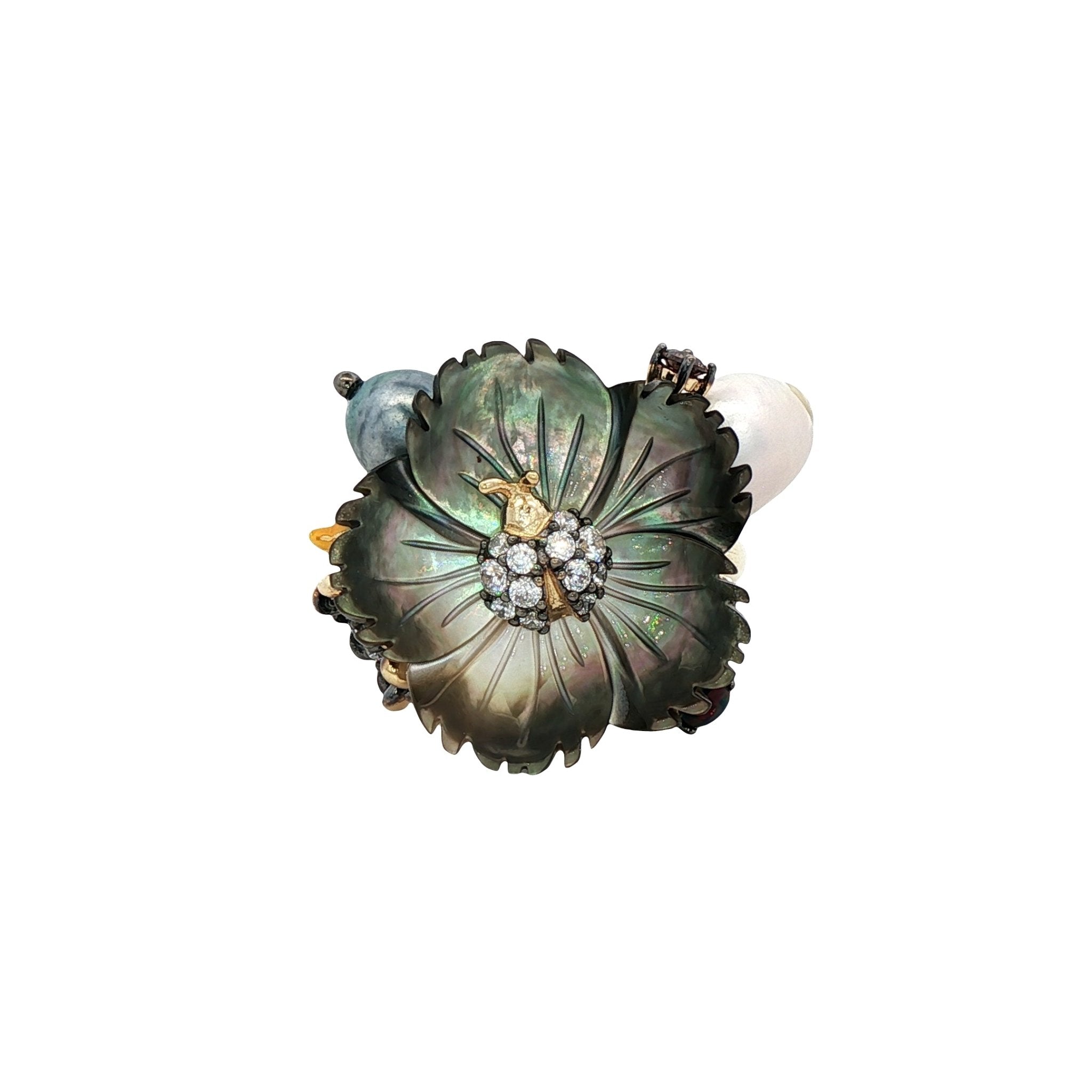 925YG FLOWER SHELL BLACK CENTER LADYBUG AND SYN OPAL PEAL BLACK GREY RING T8 - C'SANTOS