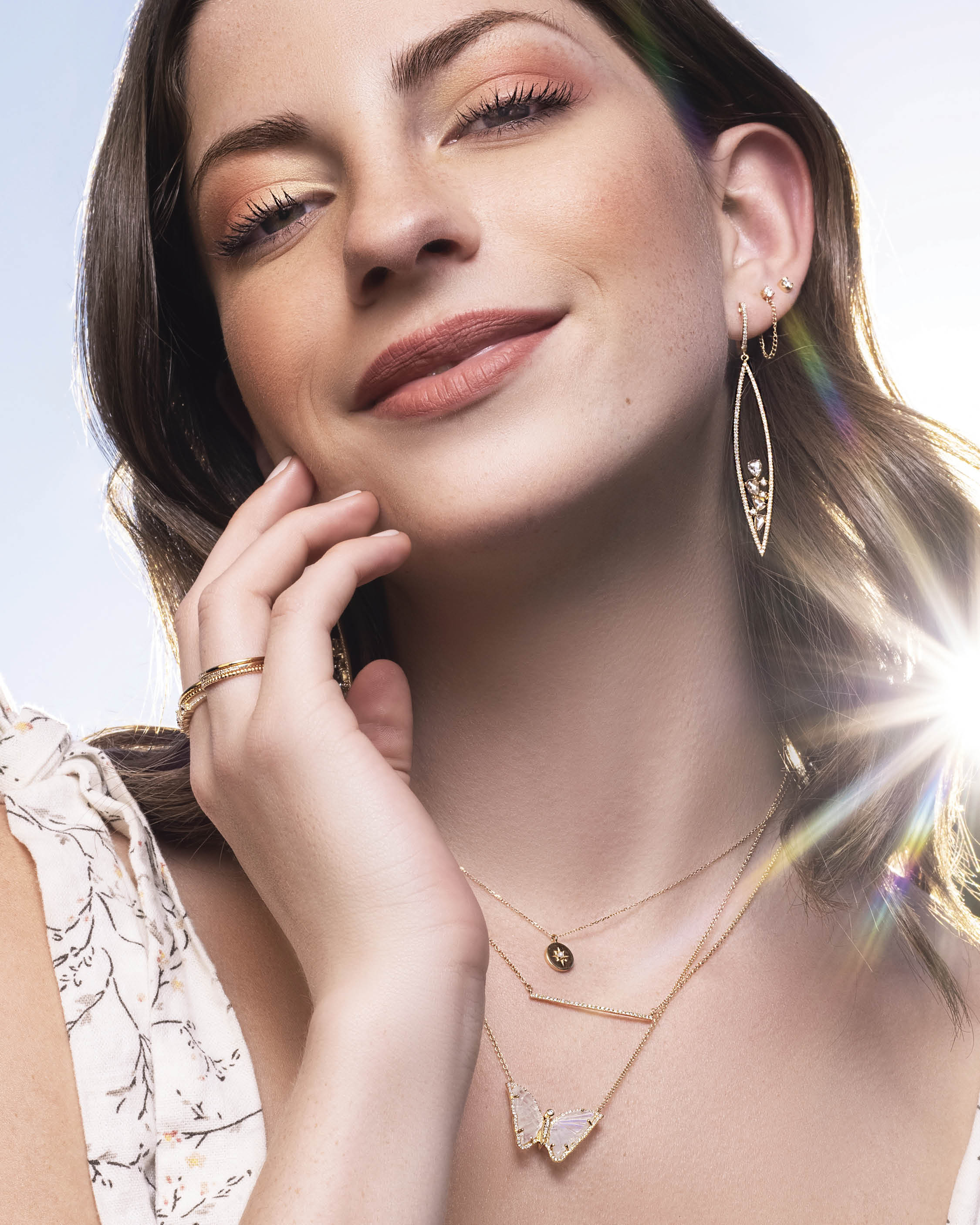 ARETES DE DIAMANTES EN ORO AMARILLO DE 14K