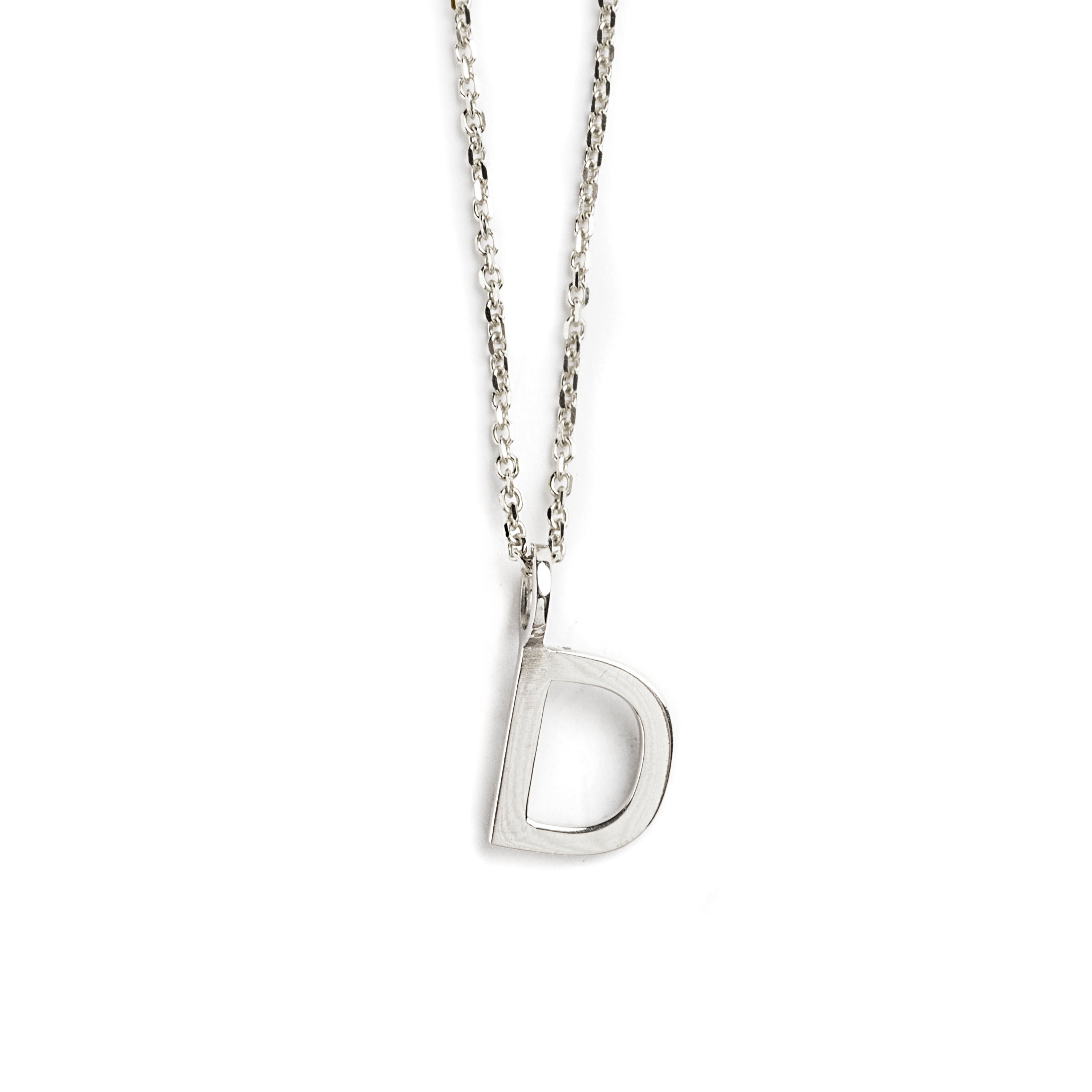 DIJE LETRA D DE ORO BLANCO DE 14K