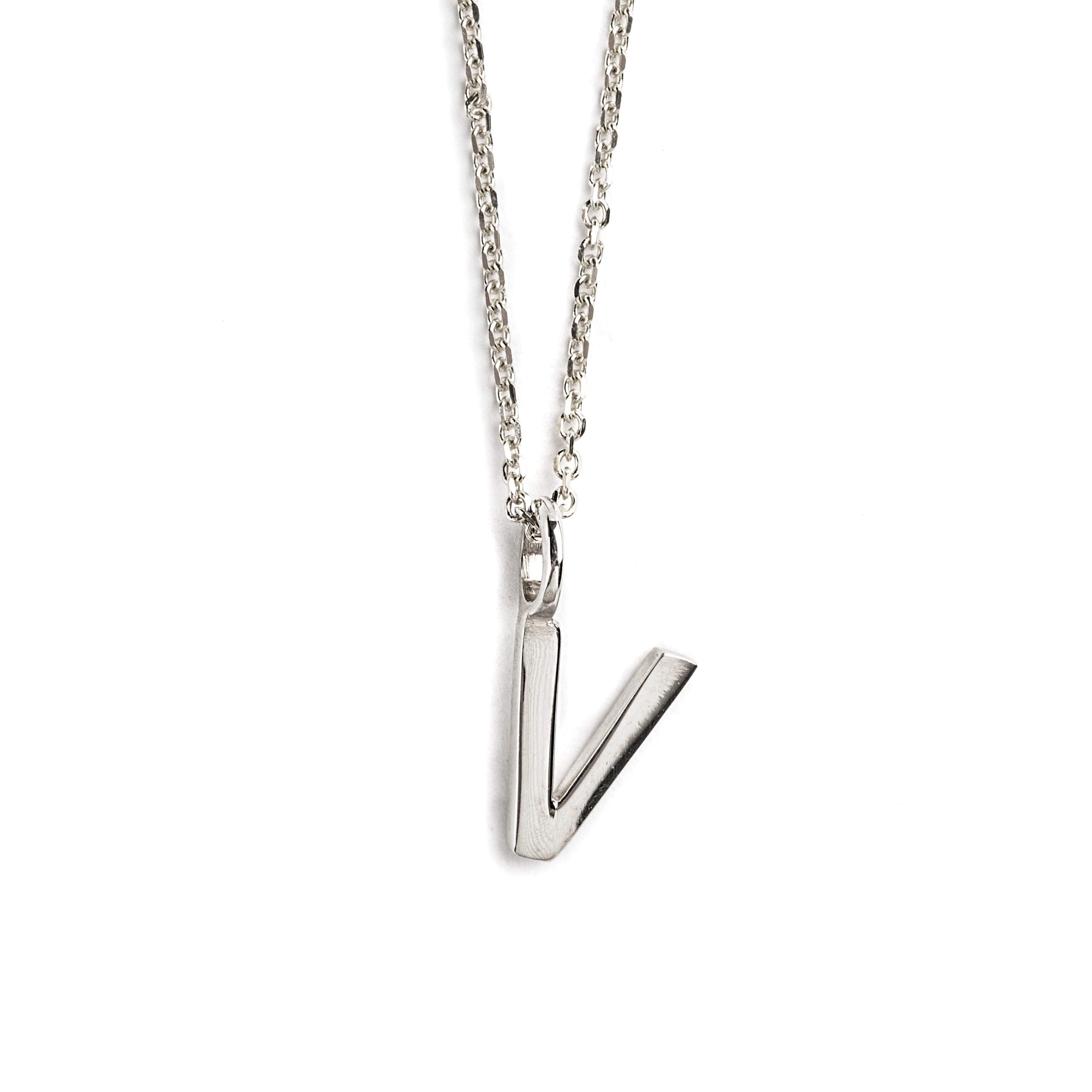DIJE LETRA V DE ORO BLANCO DE 14K