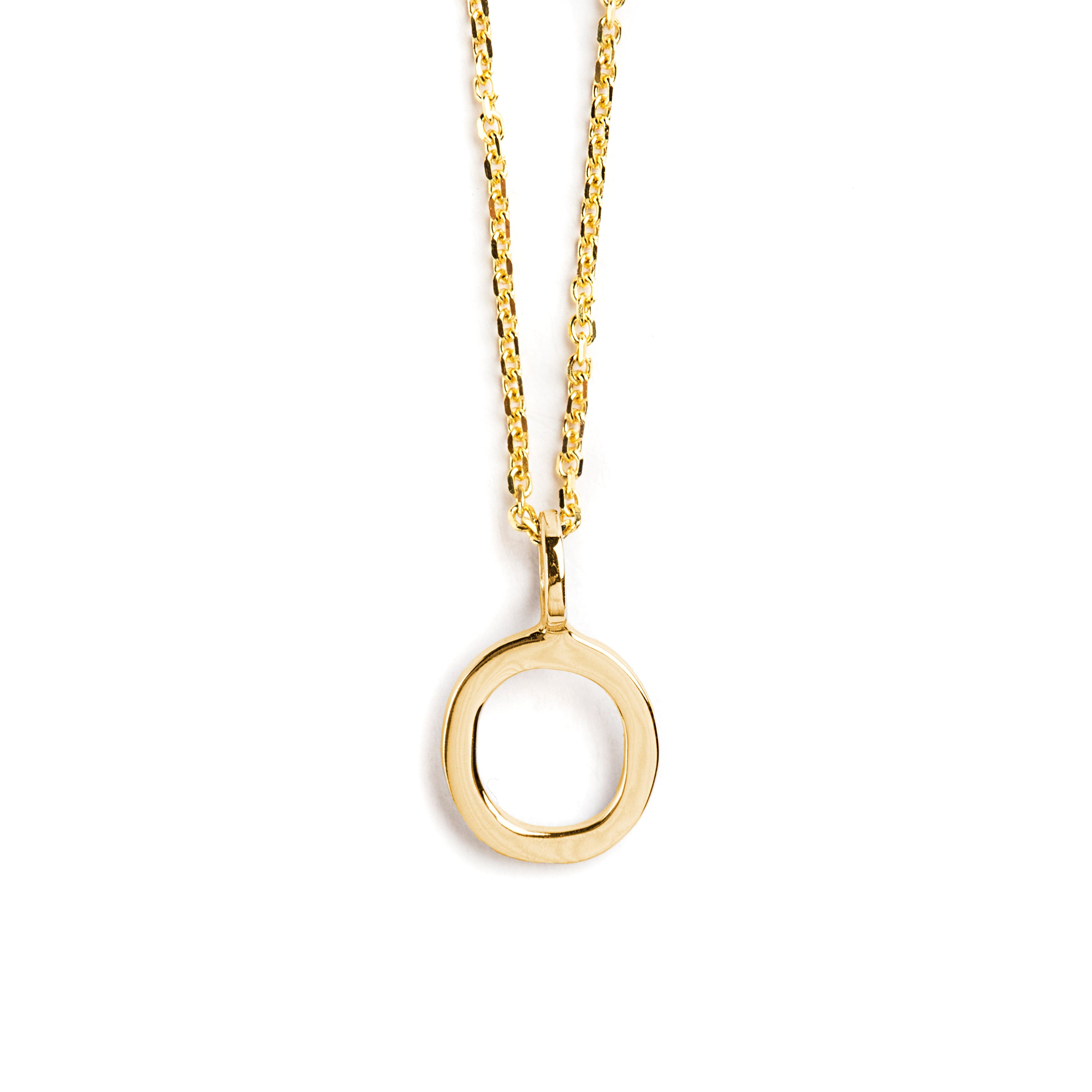 DIJE LETRA O DE ORO AMARILLO DE 14K