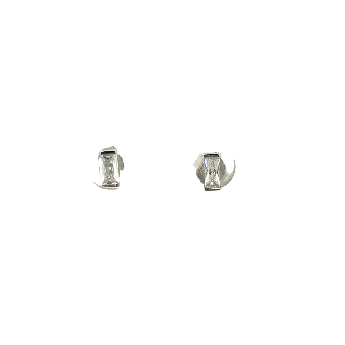STUD WITH CRYSTAL CUT EMERAL IN 925 SILVER