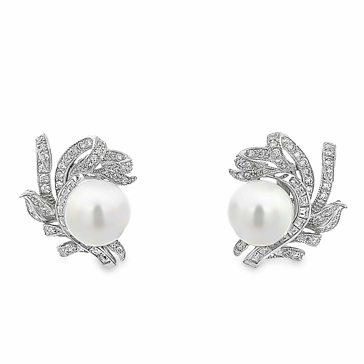925 SILVER PLATED EARRINGS WITH CENTER WHITE PEARL