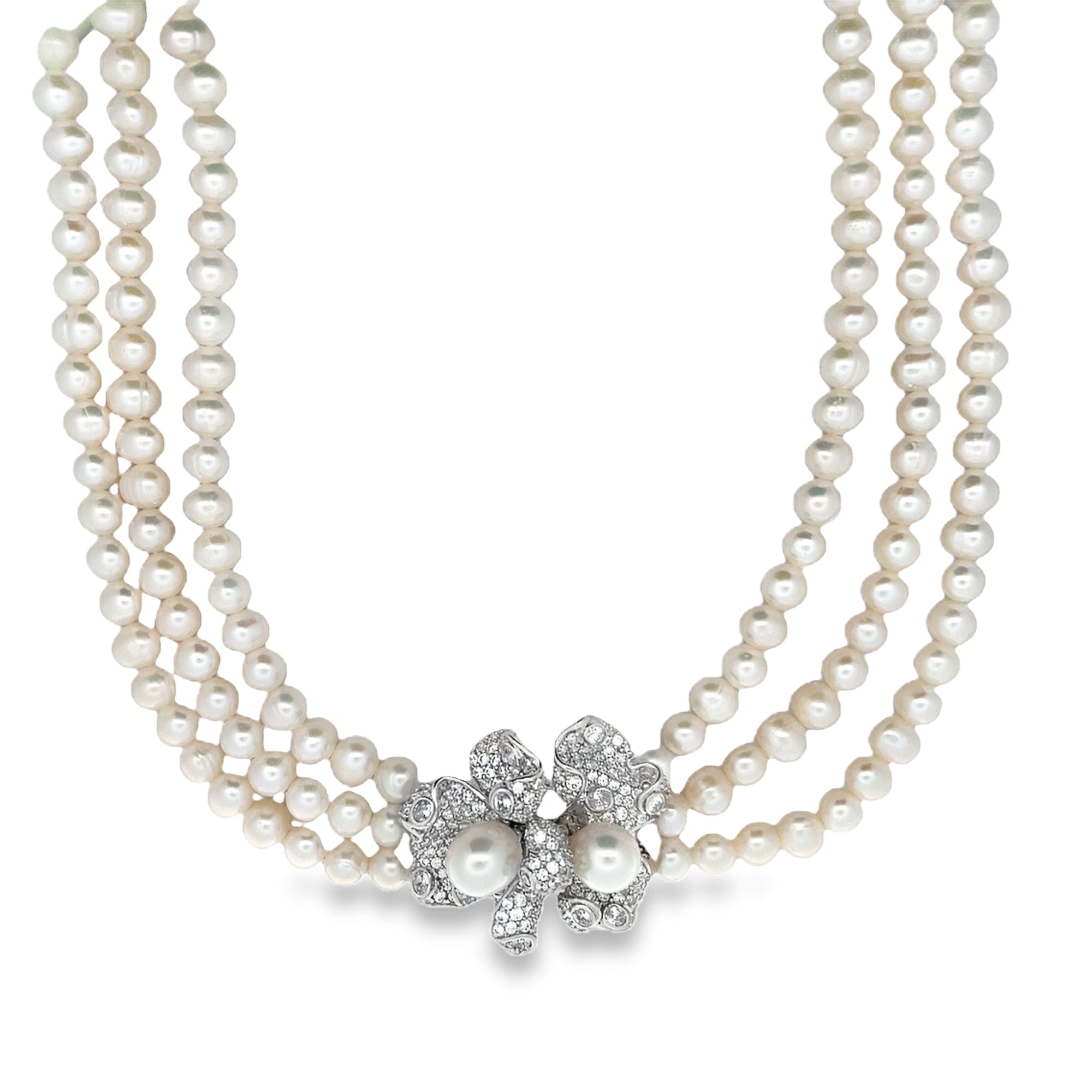 WHITE PEARL WITH SILVER FLOWER NECKLACE