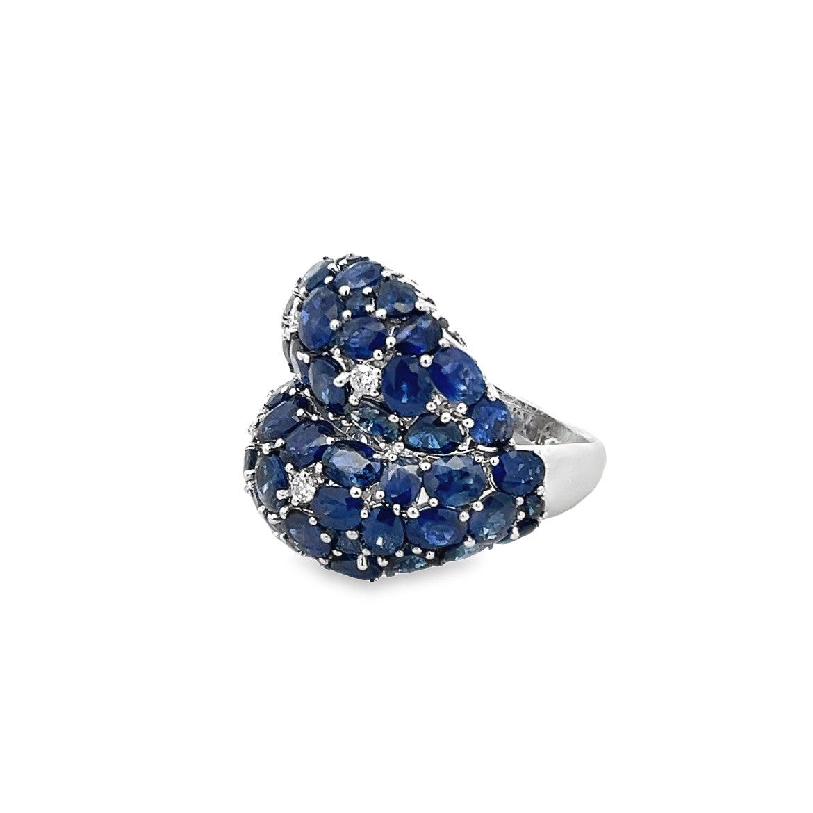 18K WHITE GOLD BOMBE RING WITH BLUE SAPPHIRE 15.28CT