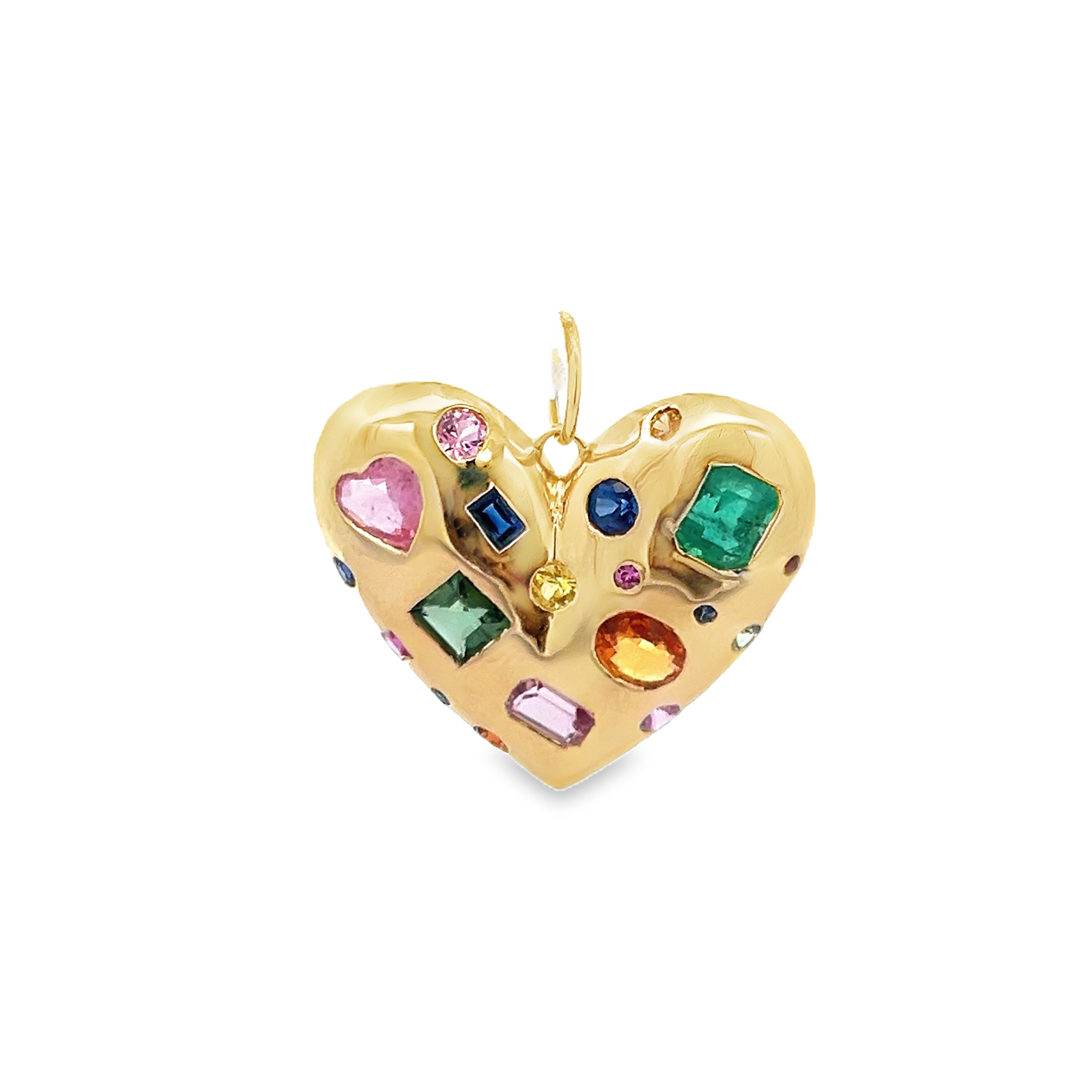 CHARM DOMO DE CORAZÓN CON ZAFIROS MULTICOLOR Y ESMERALDAS EN ORO AMARILLO DE 14 K