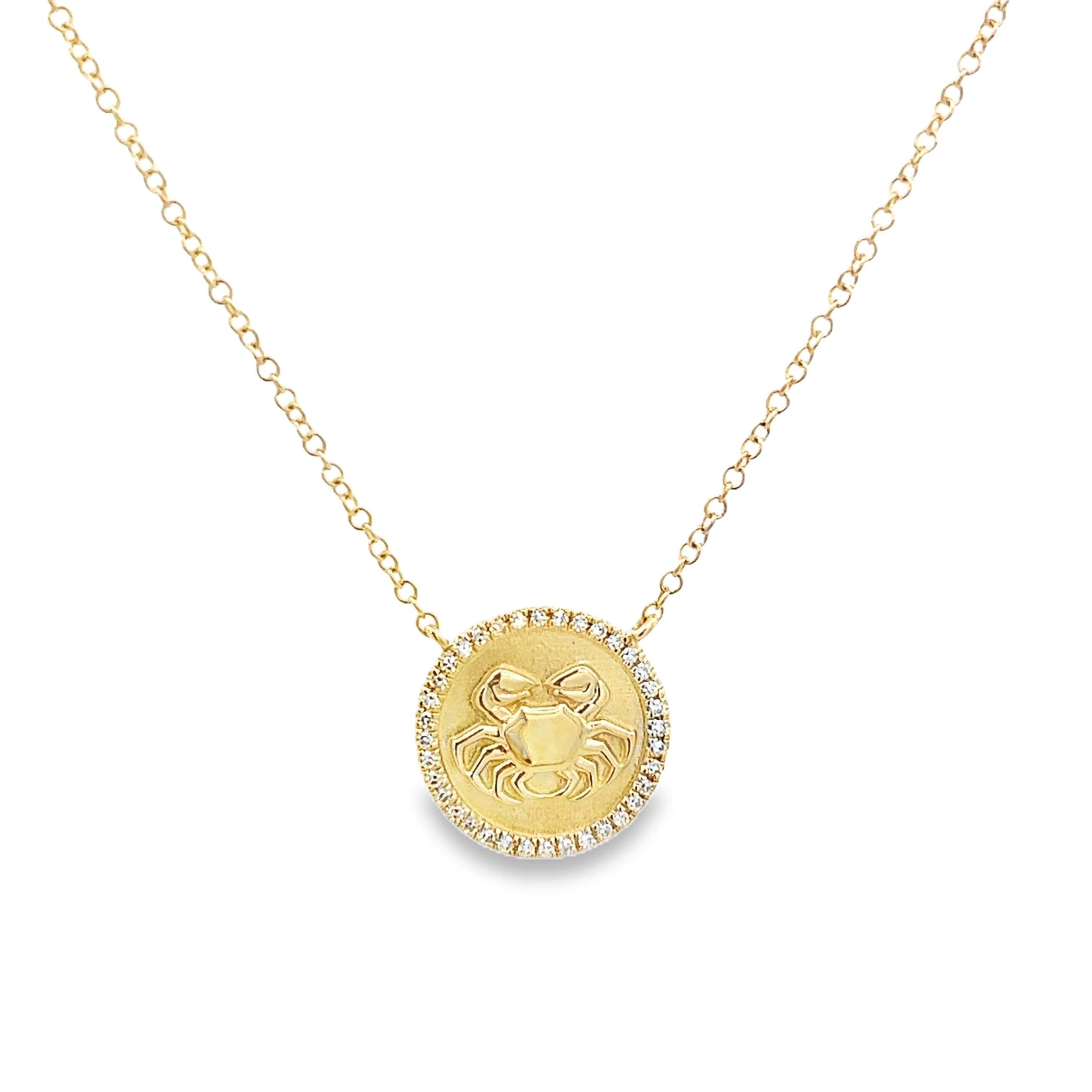 COLGANTE DEL ZODIACO CÁNCER CON COLLAR CON HALO DE DIAMANTES EN ORO AMARILLO DE 14 K