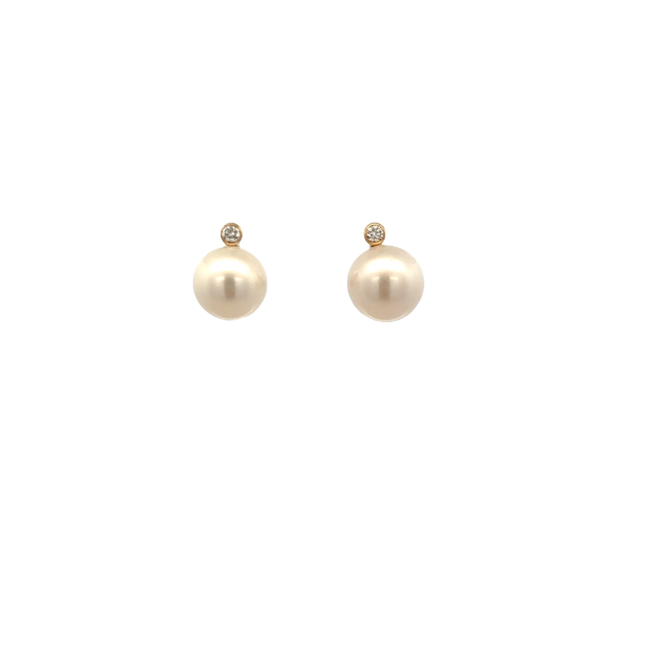 DIAMOND AND PEARL BEZEL STUD EARRINGS SET IN 14K YELLOW GOLD