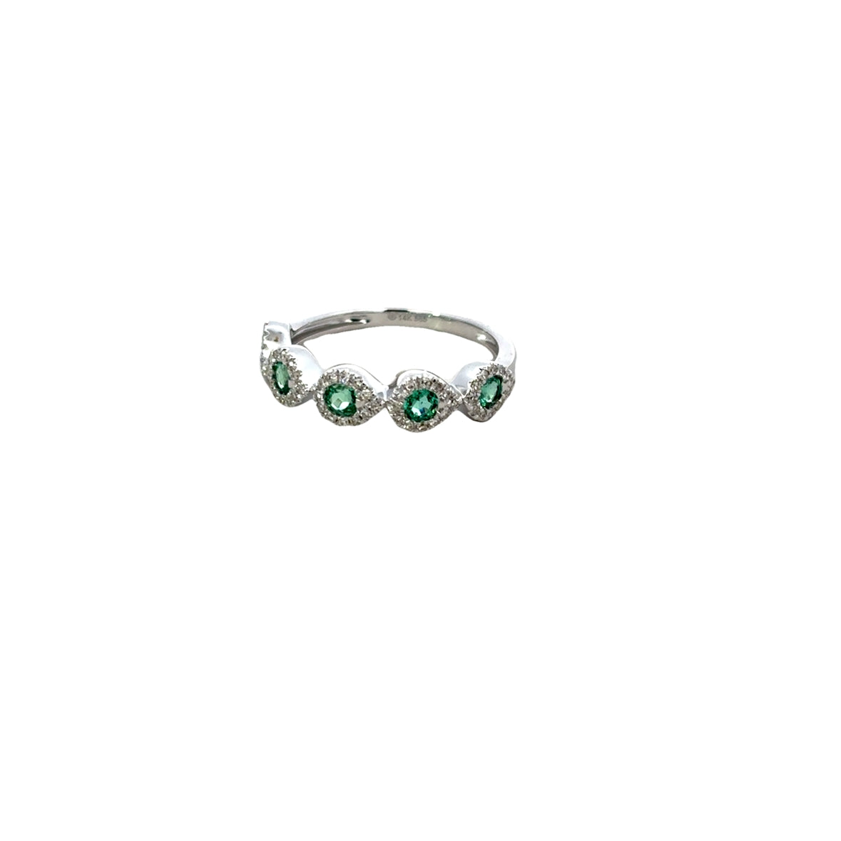 EMERALD RING WITH DIAMOND PAVÉ SET IN 14K WHITE GOLD