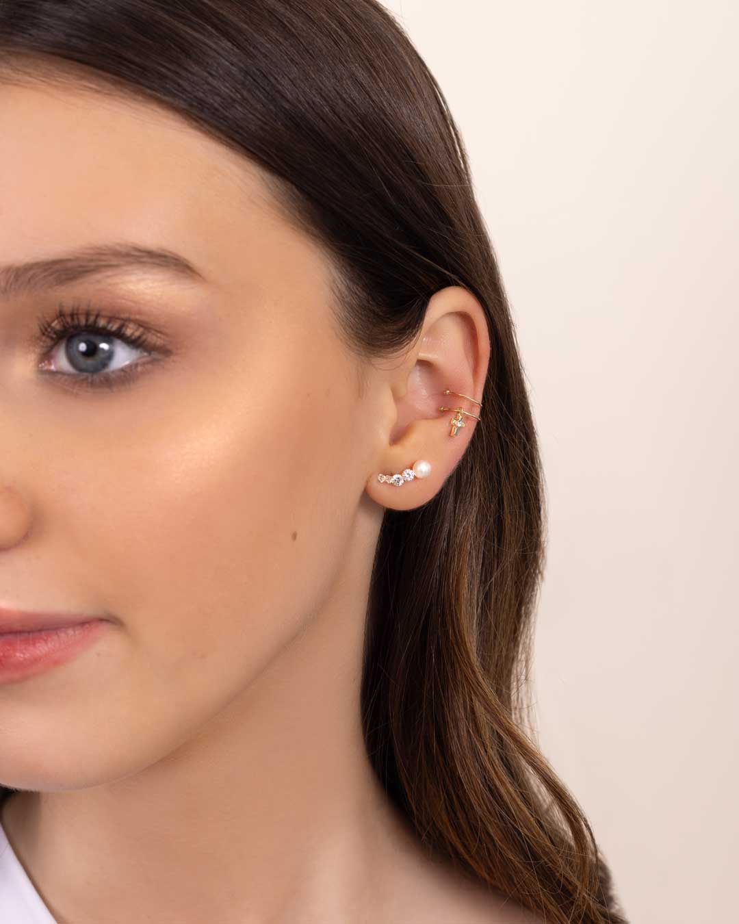 14KY EARCUFF CON CRUZ - C'SANTOS