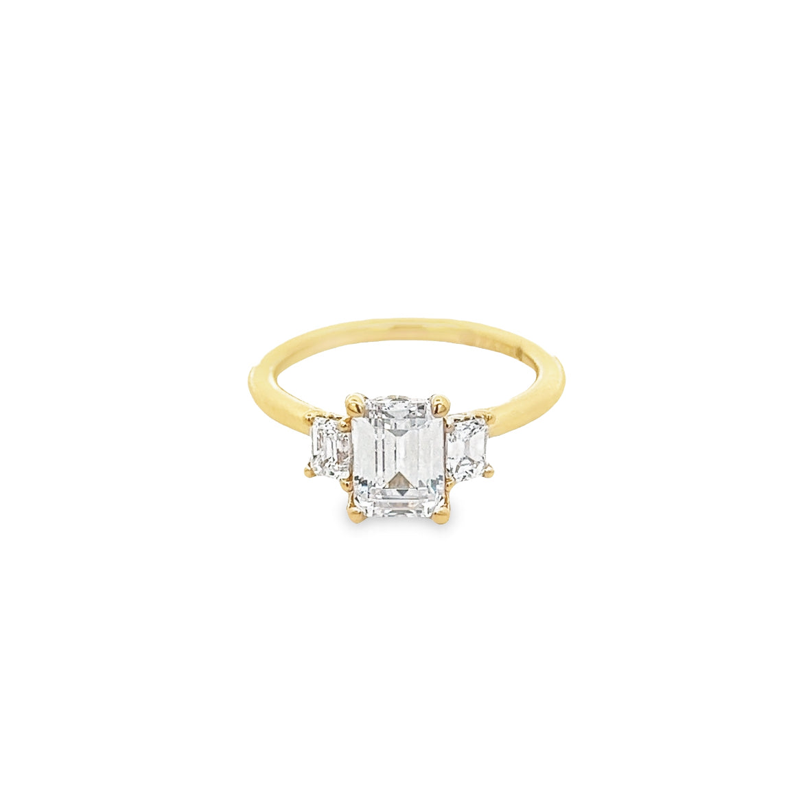 D0.37CT 14KY MONTURA THREE STONE DC 1.52CT EM