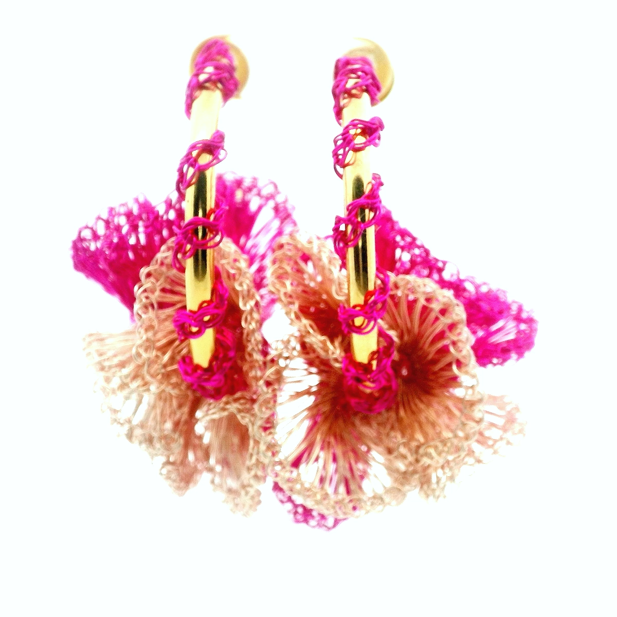 HANDMADE FUCSHIA EARRINGS IN GOLDEN METAL