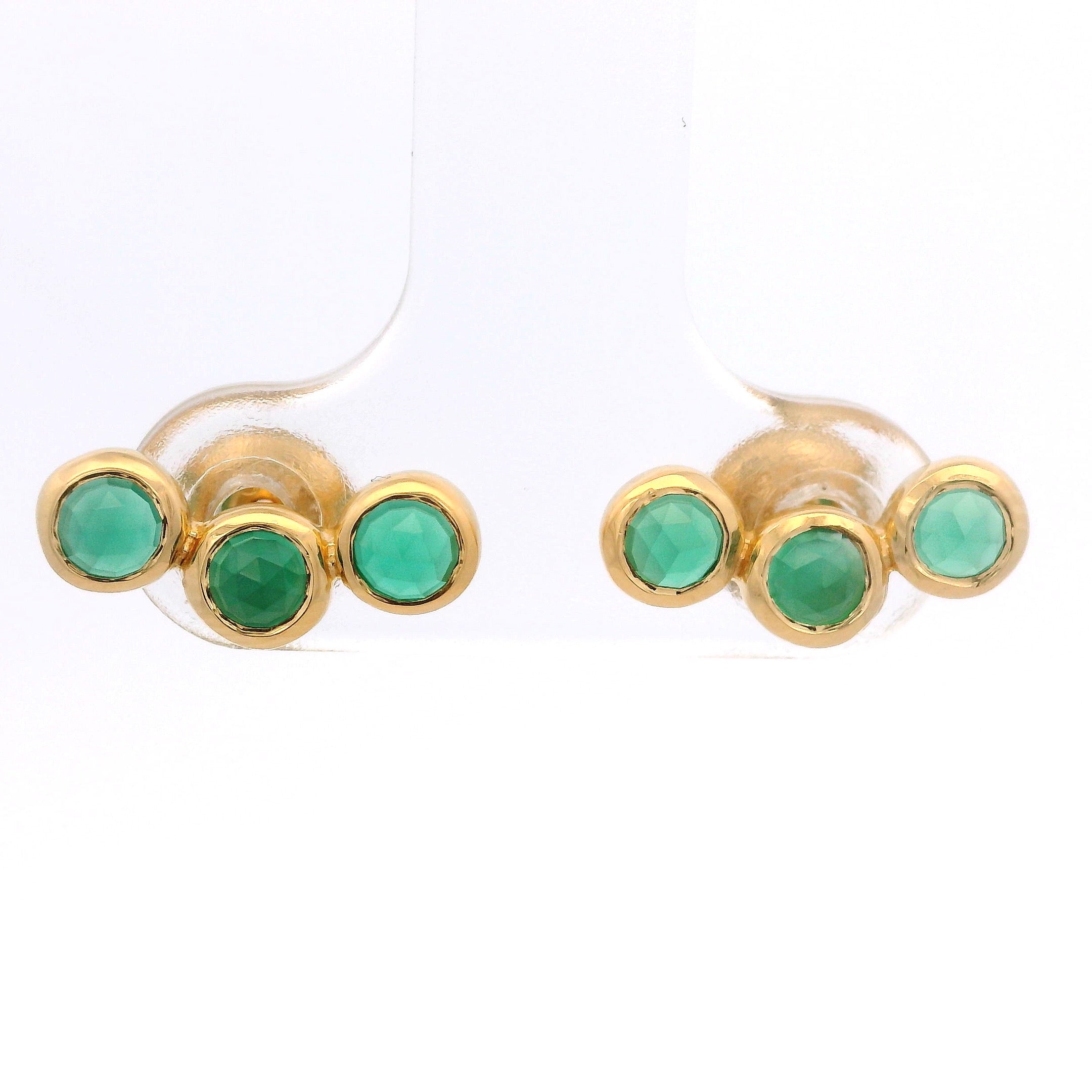 925YG BAR CURV 3 STONE BEZEL ONYX GREEN EARRINGS