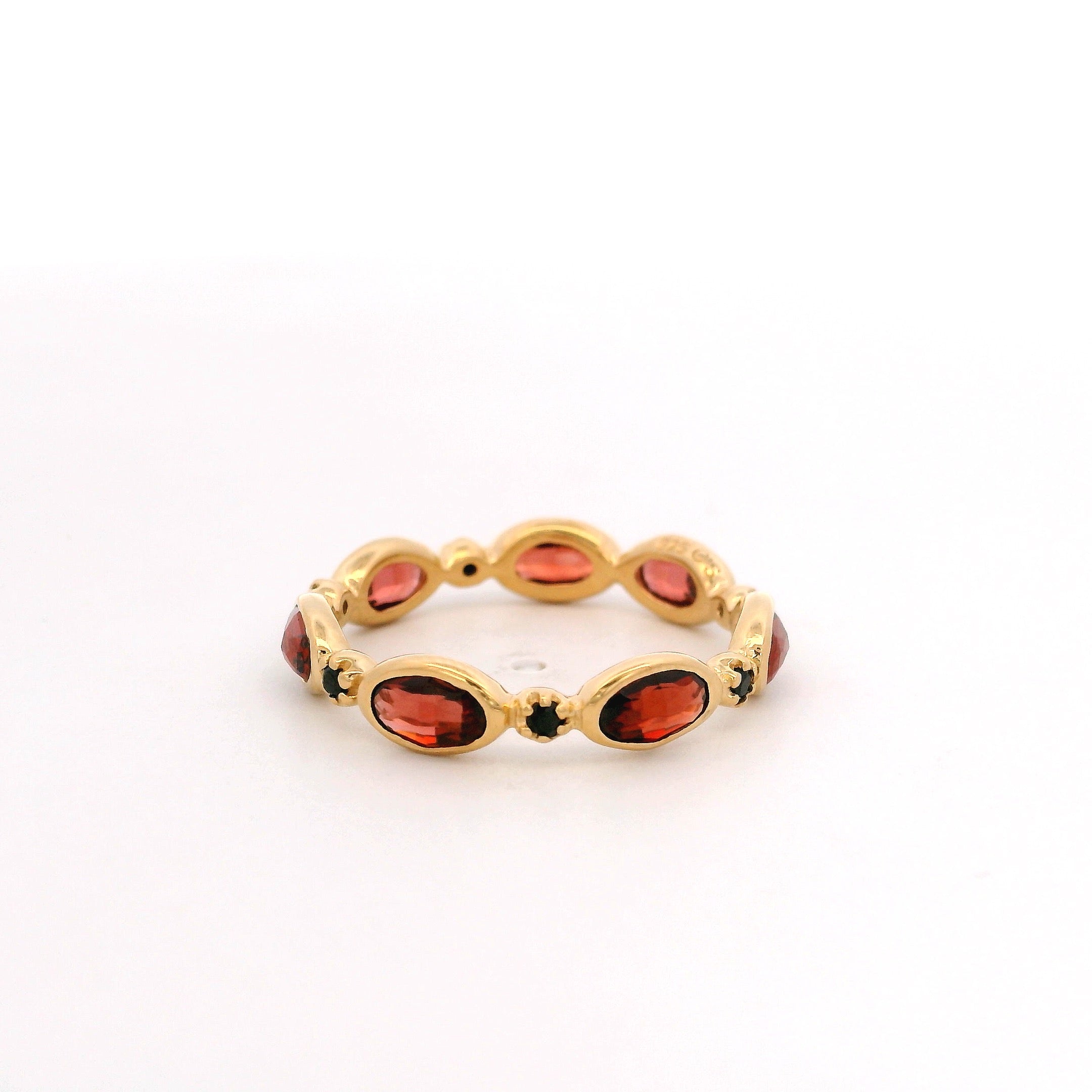 925YG OVAL GARNET AND SPINEL BLACK RING T6.5