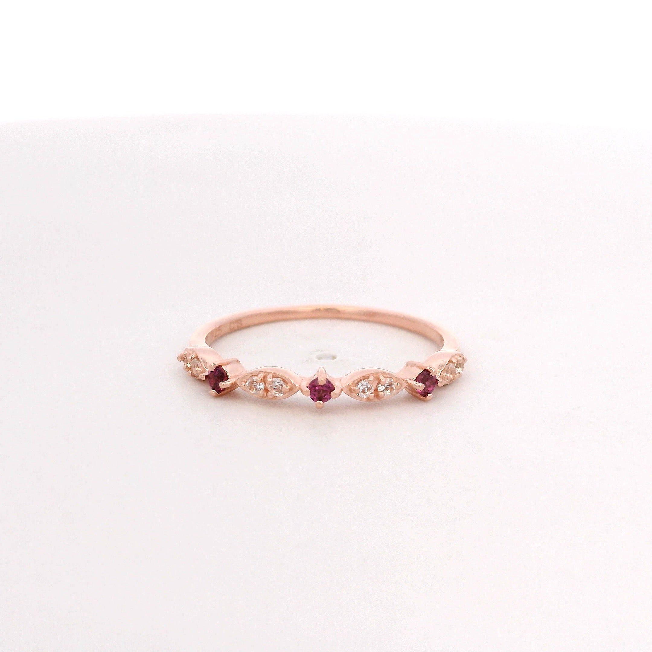 925RG RHODOLITE GARNET OVAL TOPAZ WHITE RING T6.5