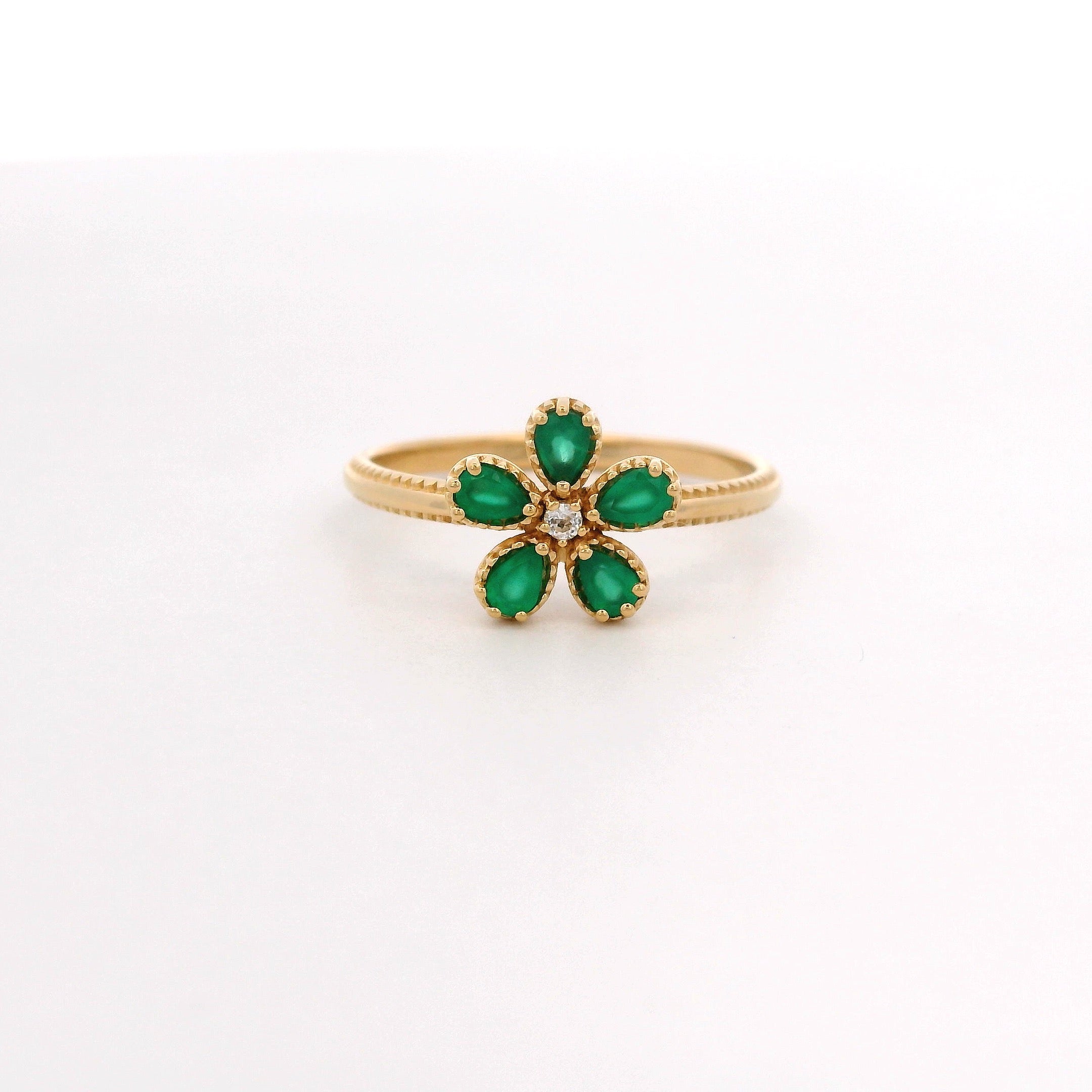 925YG FLOWER ONYX GREEN CENTER TOPAZ WHITE RING T6.5