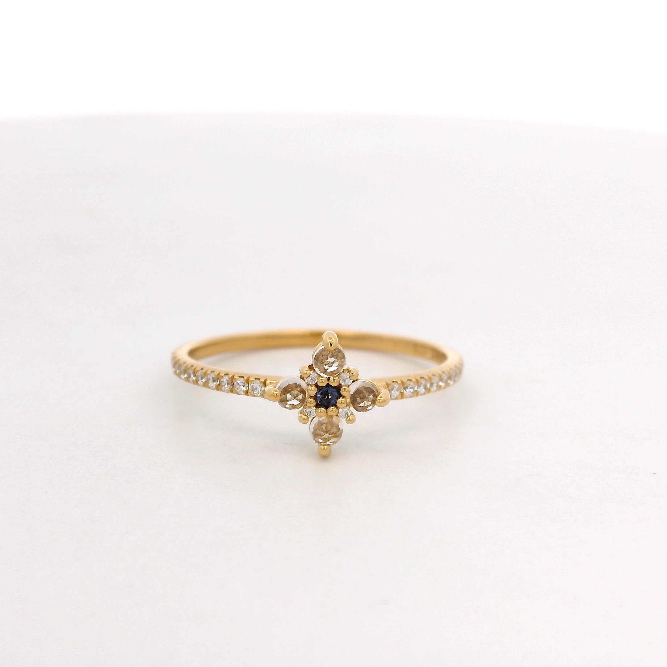 925YG MINI FLOWER TOPAZ WHITE CENTER IOLITE RING T6.5