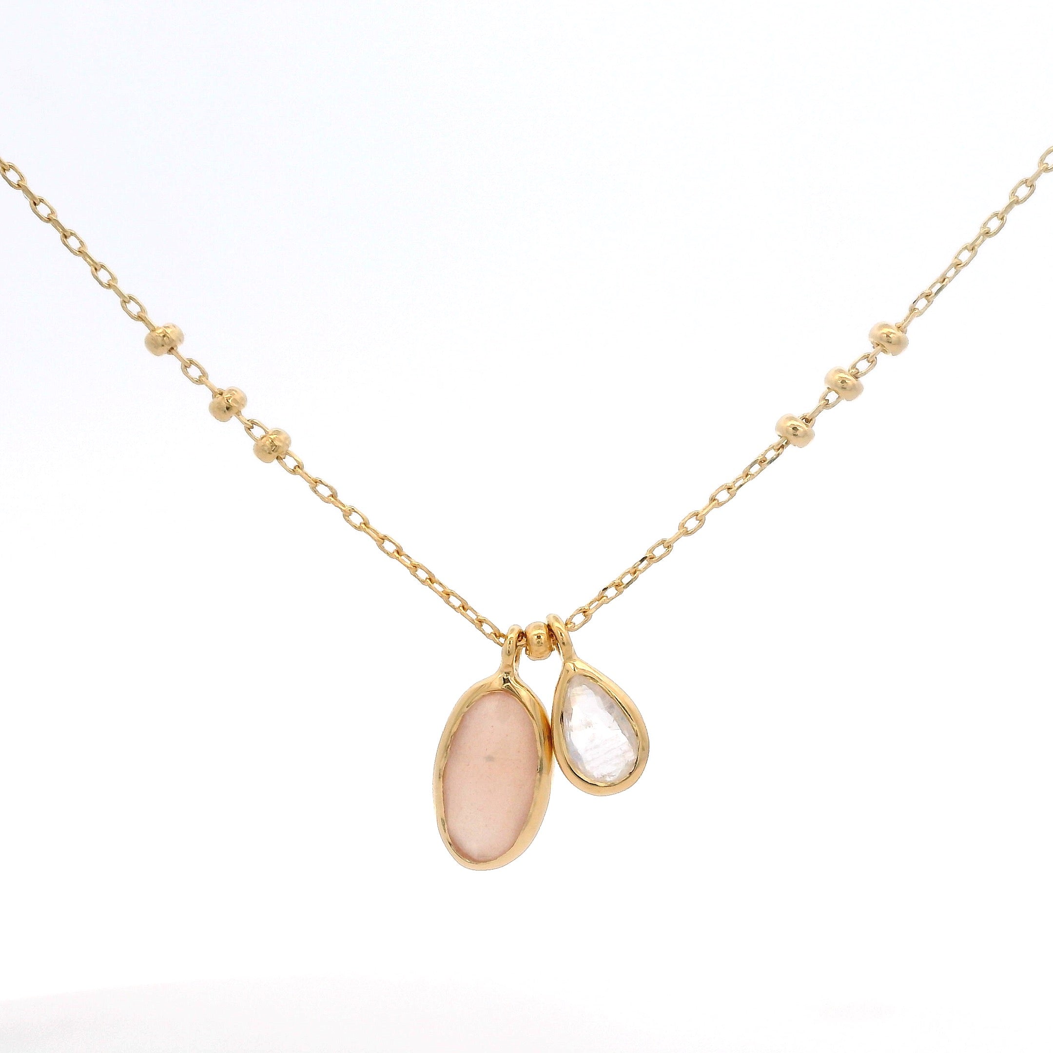 925YG OVAL LABRADORITE BLACK WITH GARNET NECKLACE
