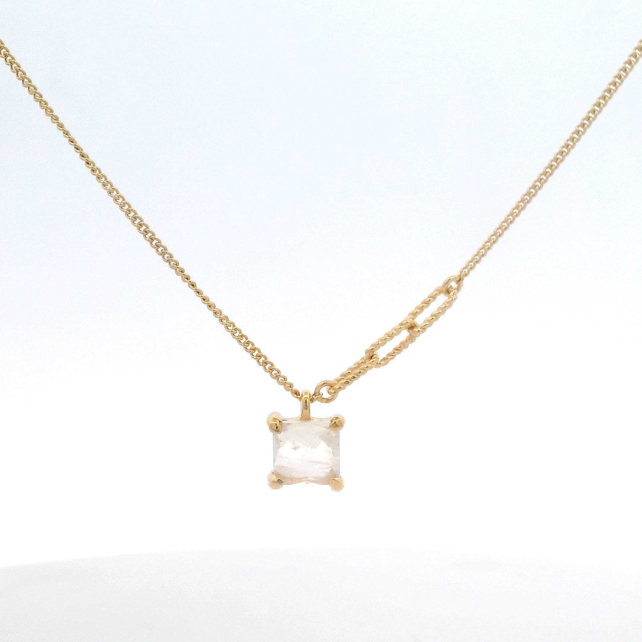 925YG SOLITARY SQUARE MOOSTONE NECKLACE
