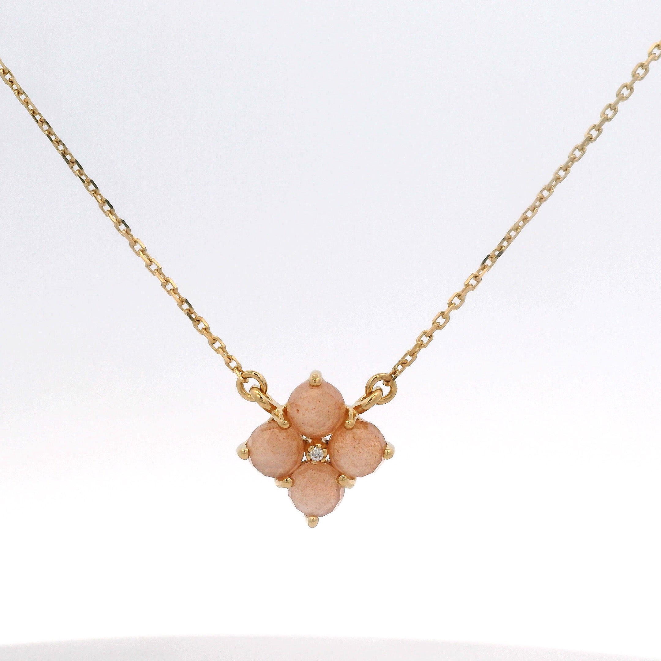 925YG CLOVER MOOSTONE PEACH CENTER CZ NECKLACE