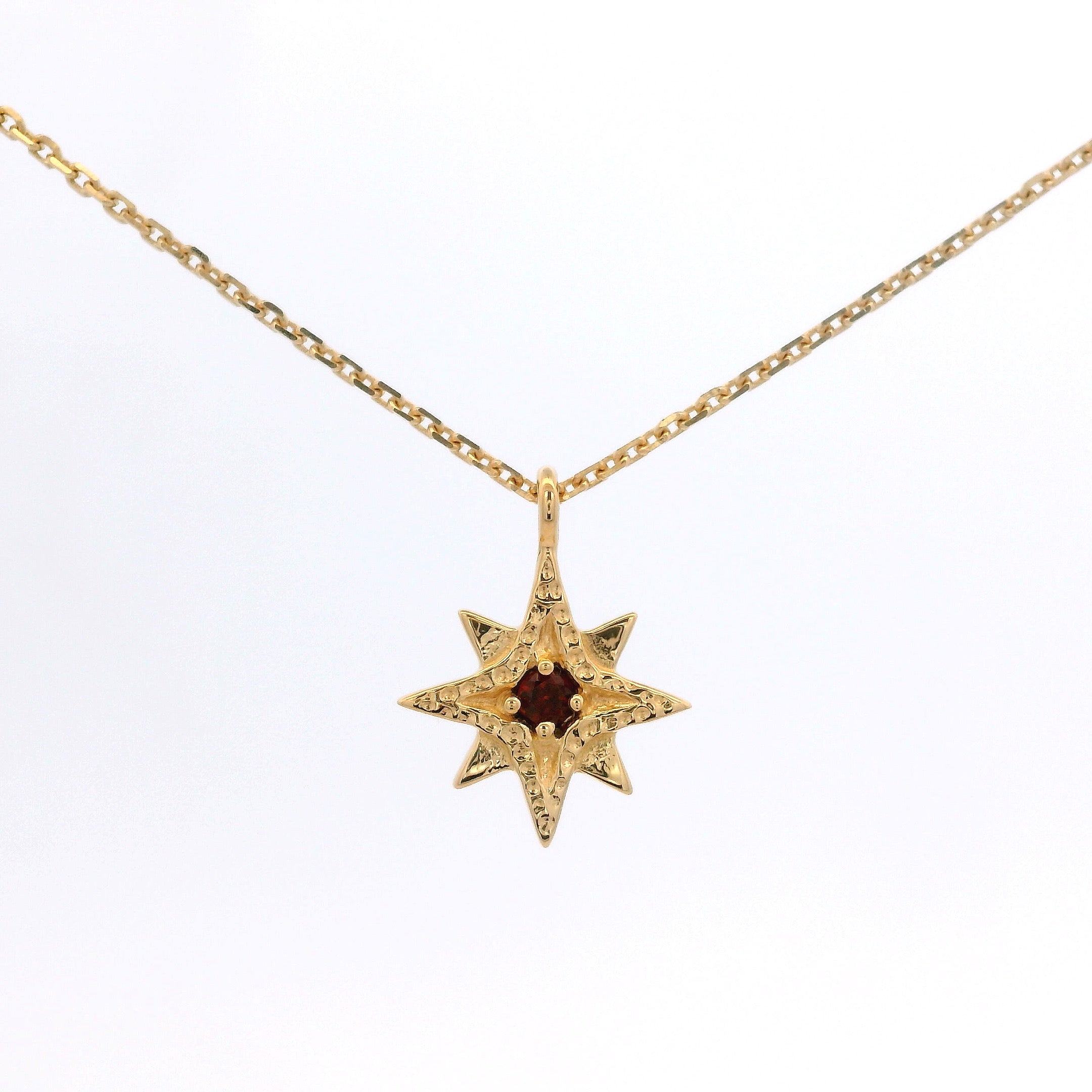 925YG NORT STAR GARNET NECKLACE