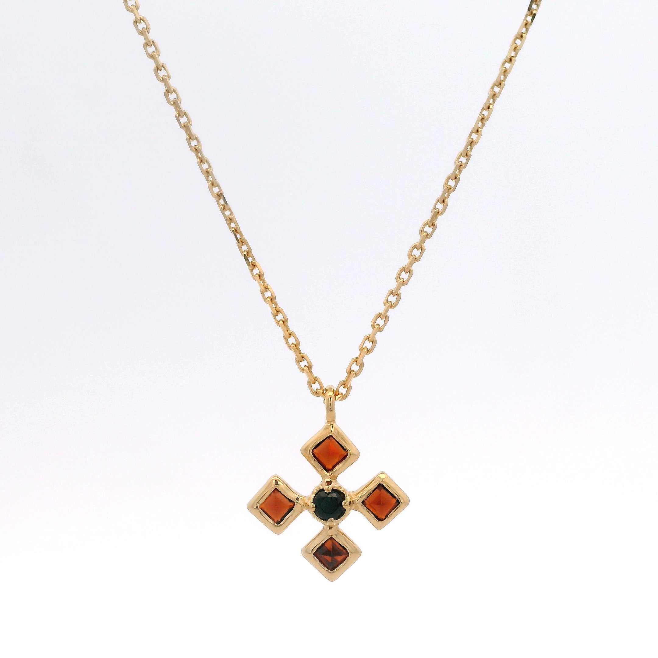 925YG FLOWER GARNET CENTER SPINEL BLACK NECKLACE