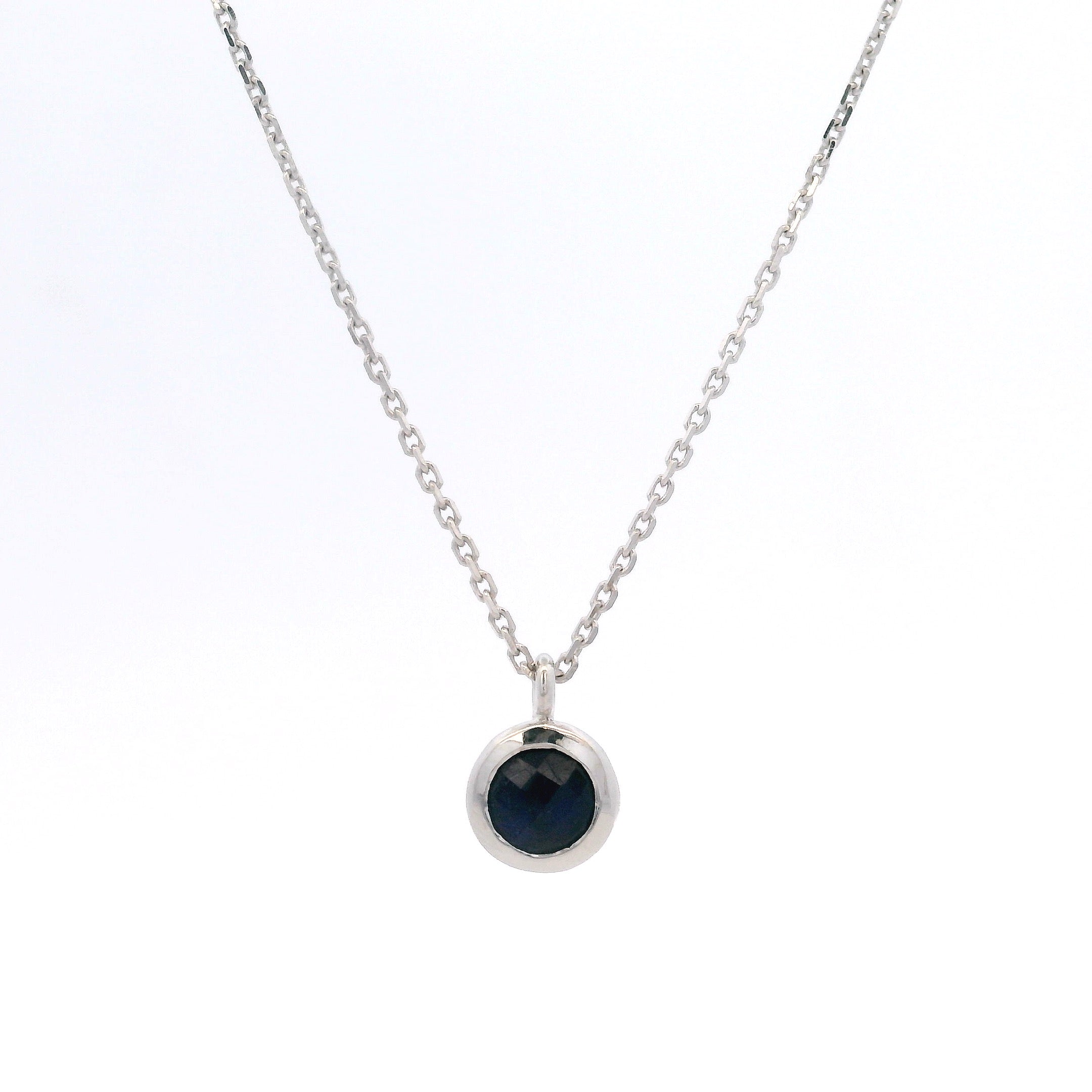 925SL BEZEL SAPPHIRE GLASS FILLED NECKLACE