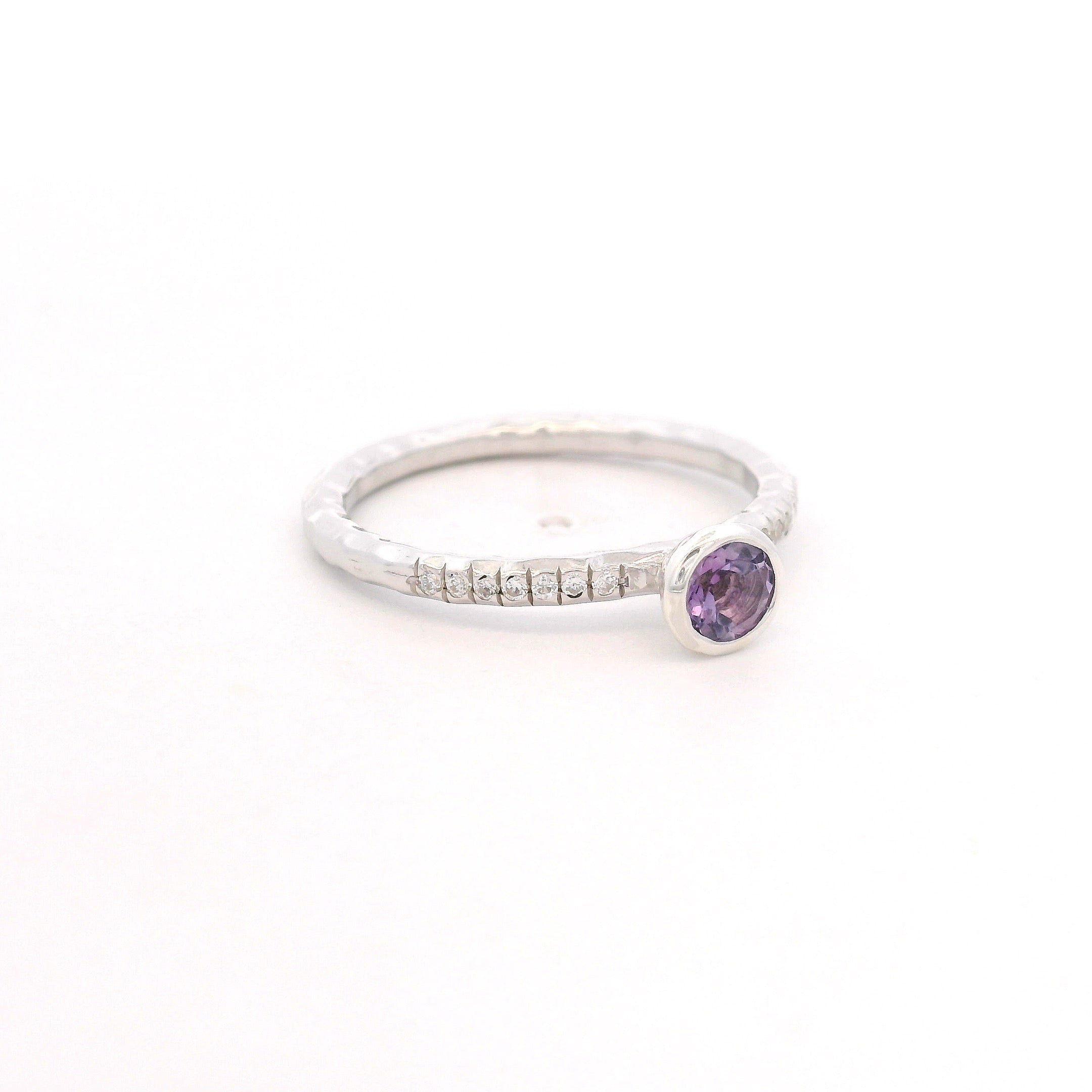 925SL BEZEL AMETHYST AND CZ RING T6.5
