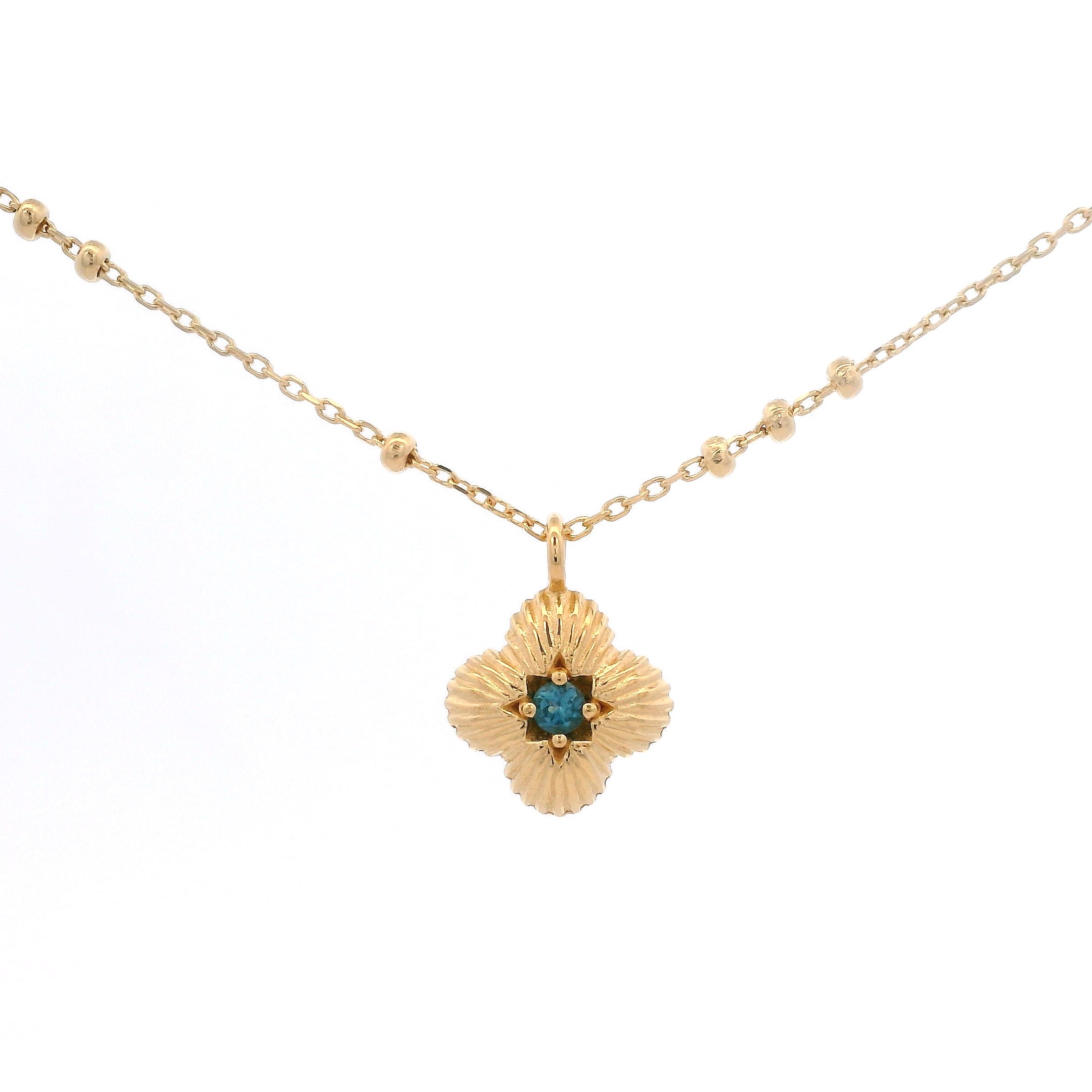 925YG TEXTURE CLOVER CENTER TOPAZ BLUE NECKLACE