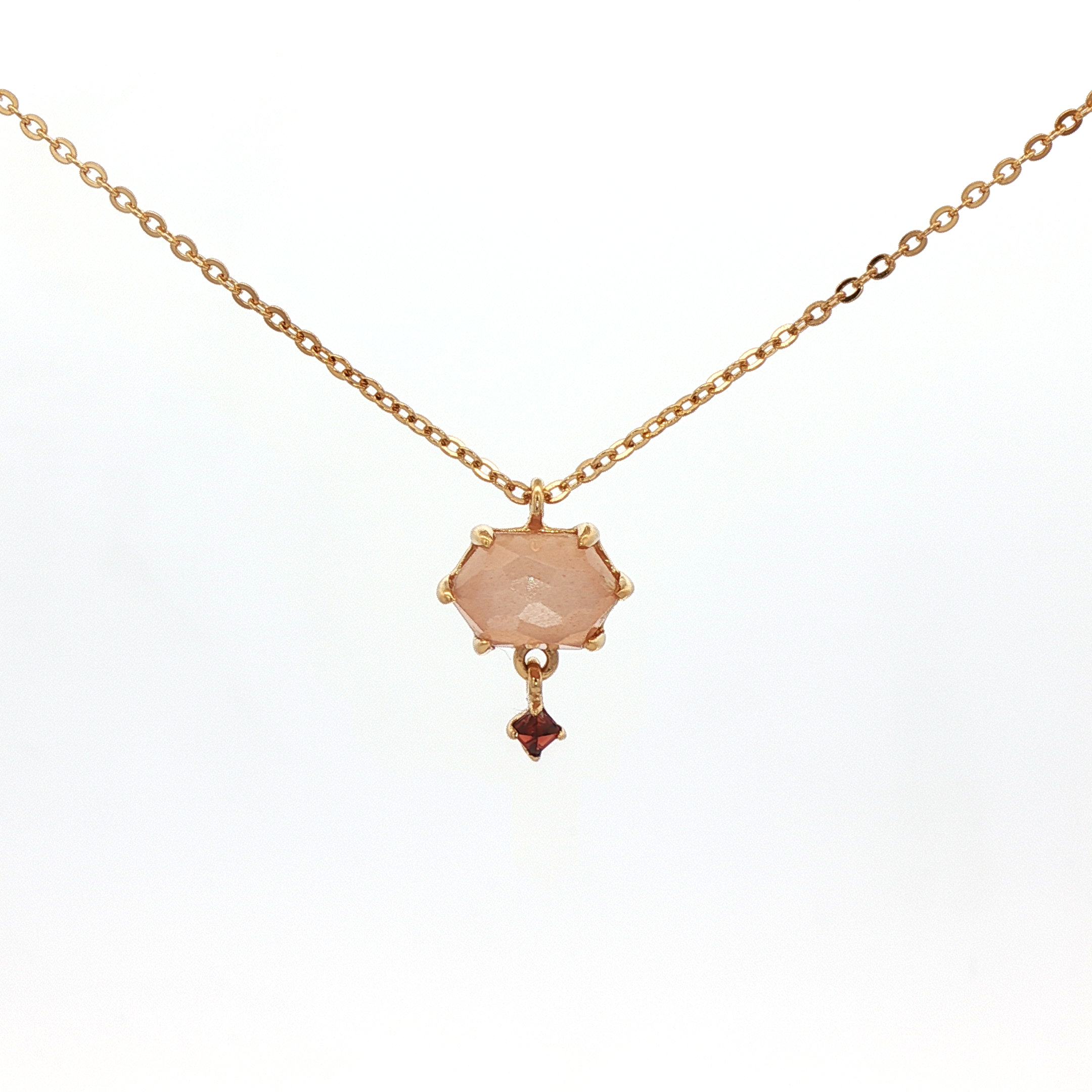 925YG HEXAGONAL MOOSTONE PEACH DROP GARNET NECKLACE