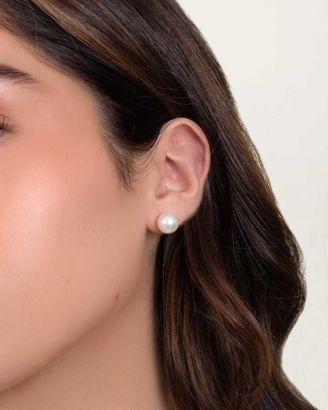 18KY ROUND PEARL STUD WITH 5MM EARRINGS - C'SANTOS