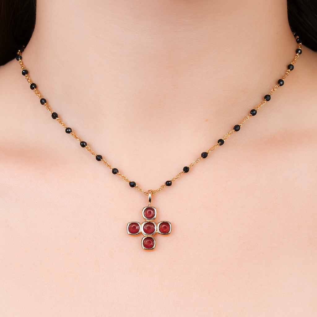 925YG CROSS GARNET AND BEANDS SPINEL BLACK NECKLACE
