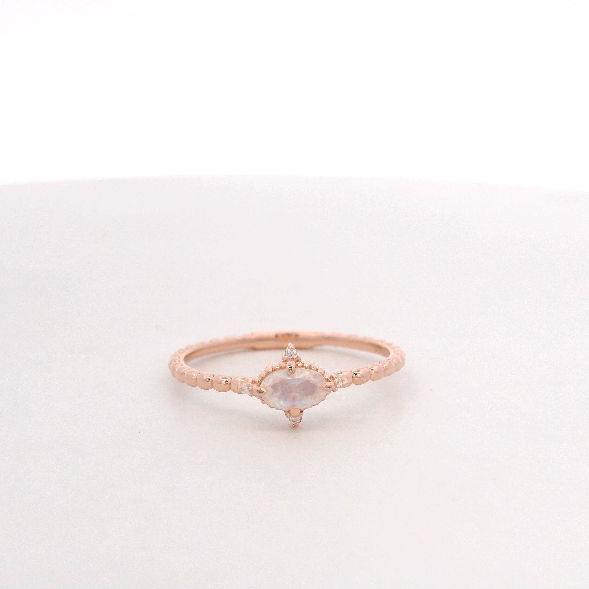 925RG OVAL MOOSTONE POINTS CZ RING T6.5 - C'SANTOS