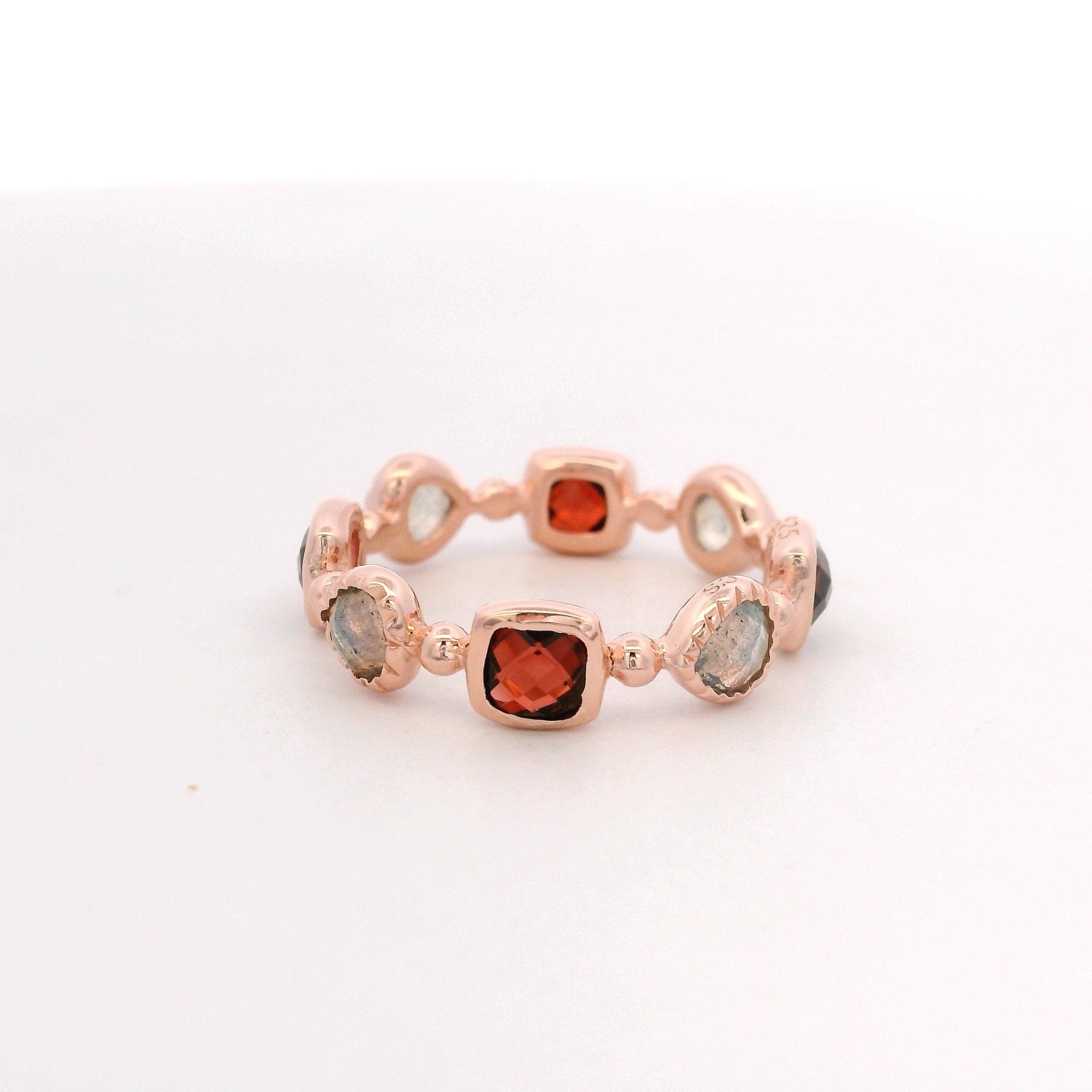 925RG STATION GARNET AND LABRADORITE RING T6.5 - C'SANTOS