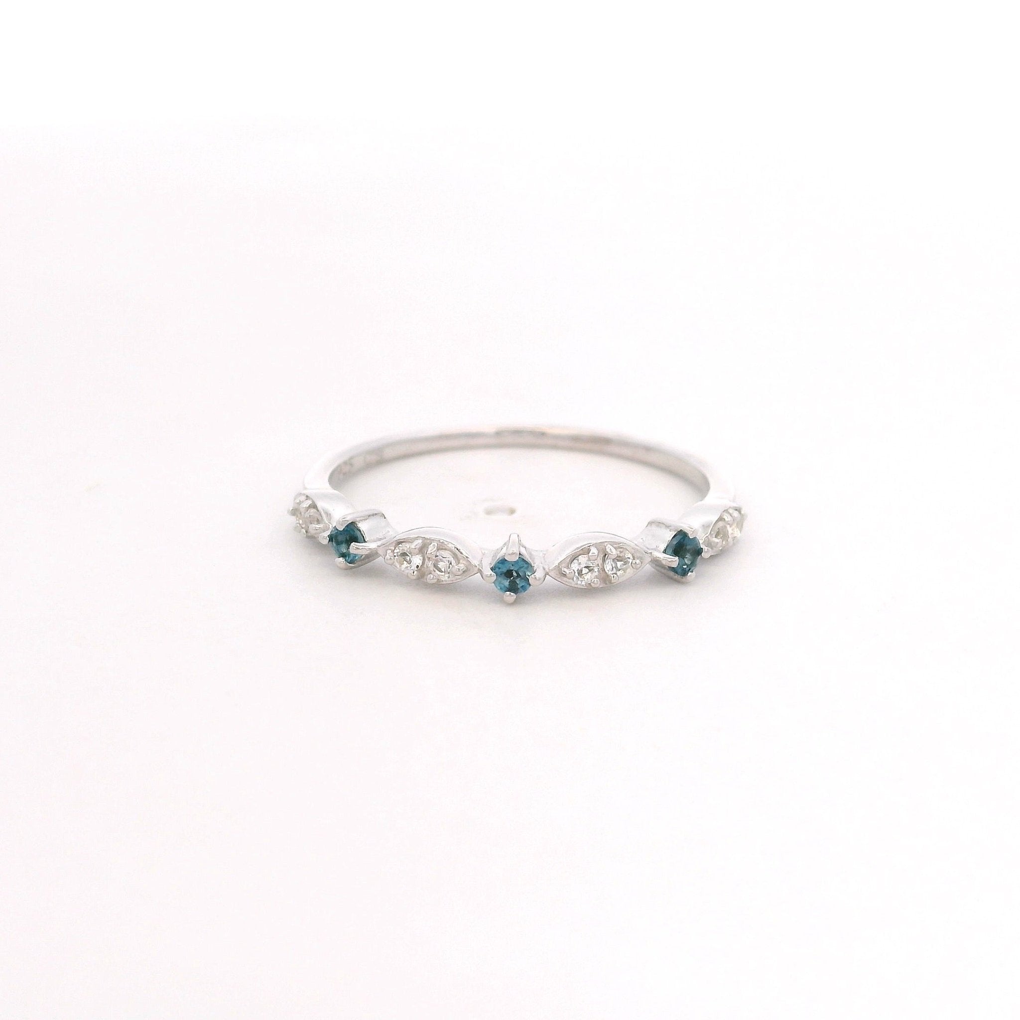 925SL TOPAZ BLUE OVAL TOPAZ WHITE RING T6.5 - C'SANTOS