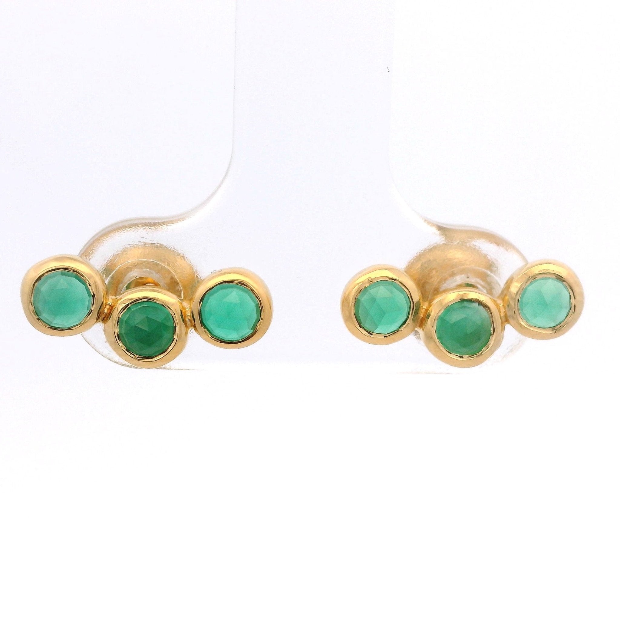 925YG BAR CURV 3 STONE BEZEL ONYX GREEN EARRINGS - C'SANTOS