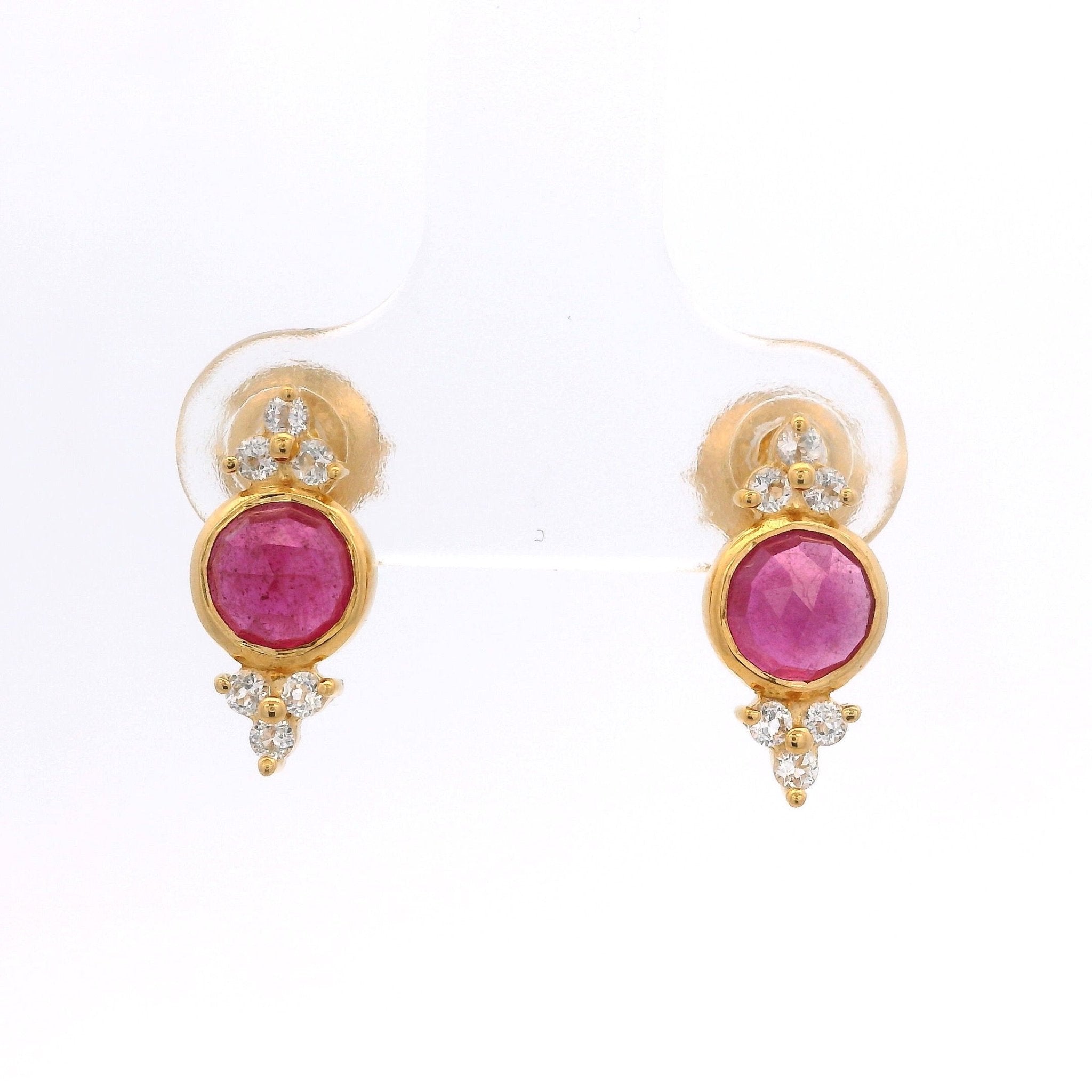 925YG BEZEL RUBY GLASS FILLED WITH POINTS TOPAZ WHITE EARRINGS - C'SANTOS