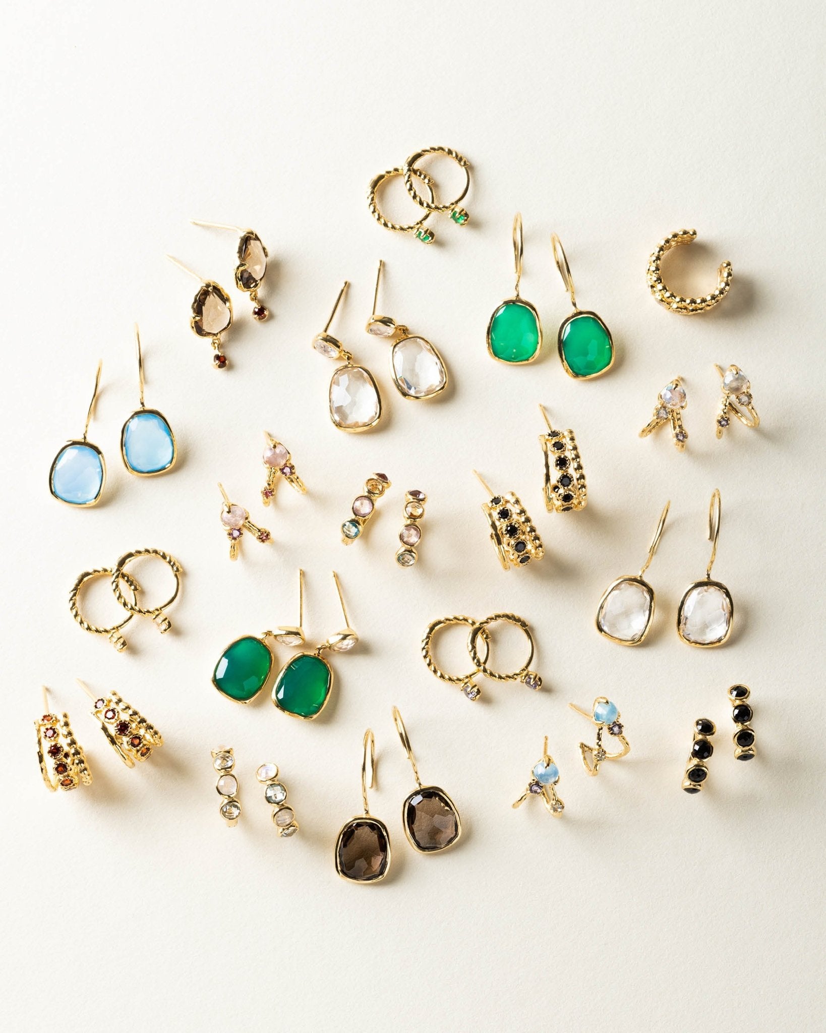 925YG CUSHION BEZEL MOONSTONE OVAL BEZEL ONYX GREEN EARRING - C'SANTOS