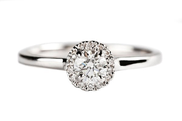 D0.39CT HALO ENGAGEMENT RING