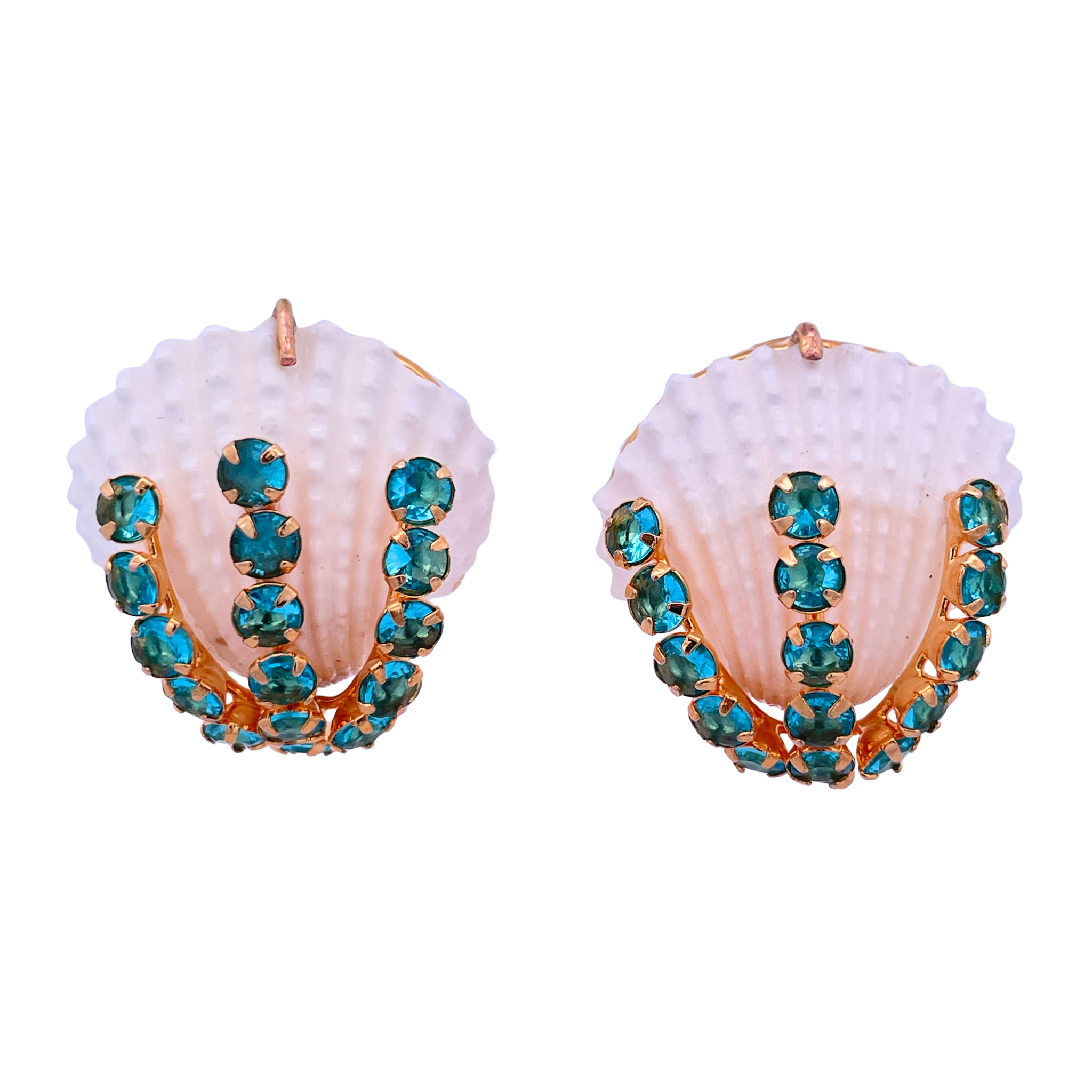 EARRING WITH WHITE SHELL AND BLUE QUARTZ