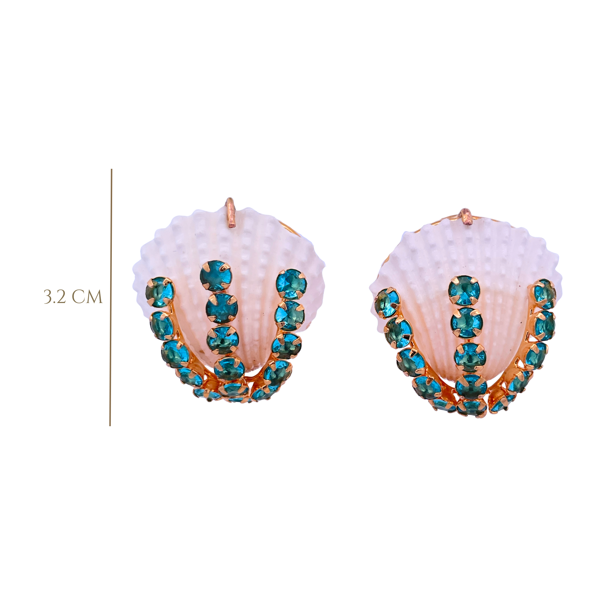 EARRING WITH WHITE SHELL AND BLUE QUARTZ
