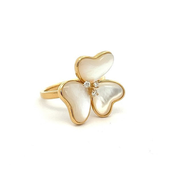 18K GOLD MOTHER OR PEARL FLOWER RING