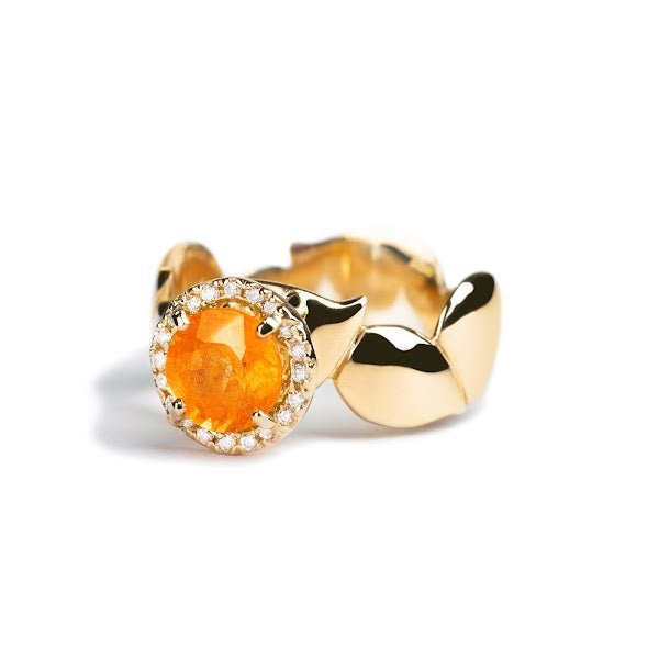 D0.06 CT ANILLO ORO AMARILLO 14KT CON SPESSERTITE Y HOJAS DE ORO - C'SANTOS