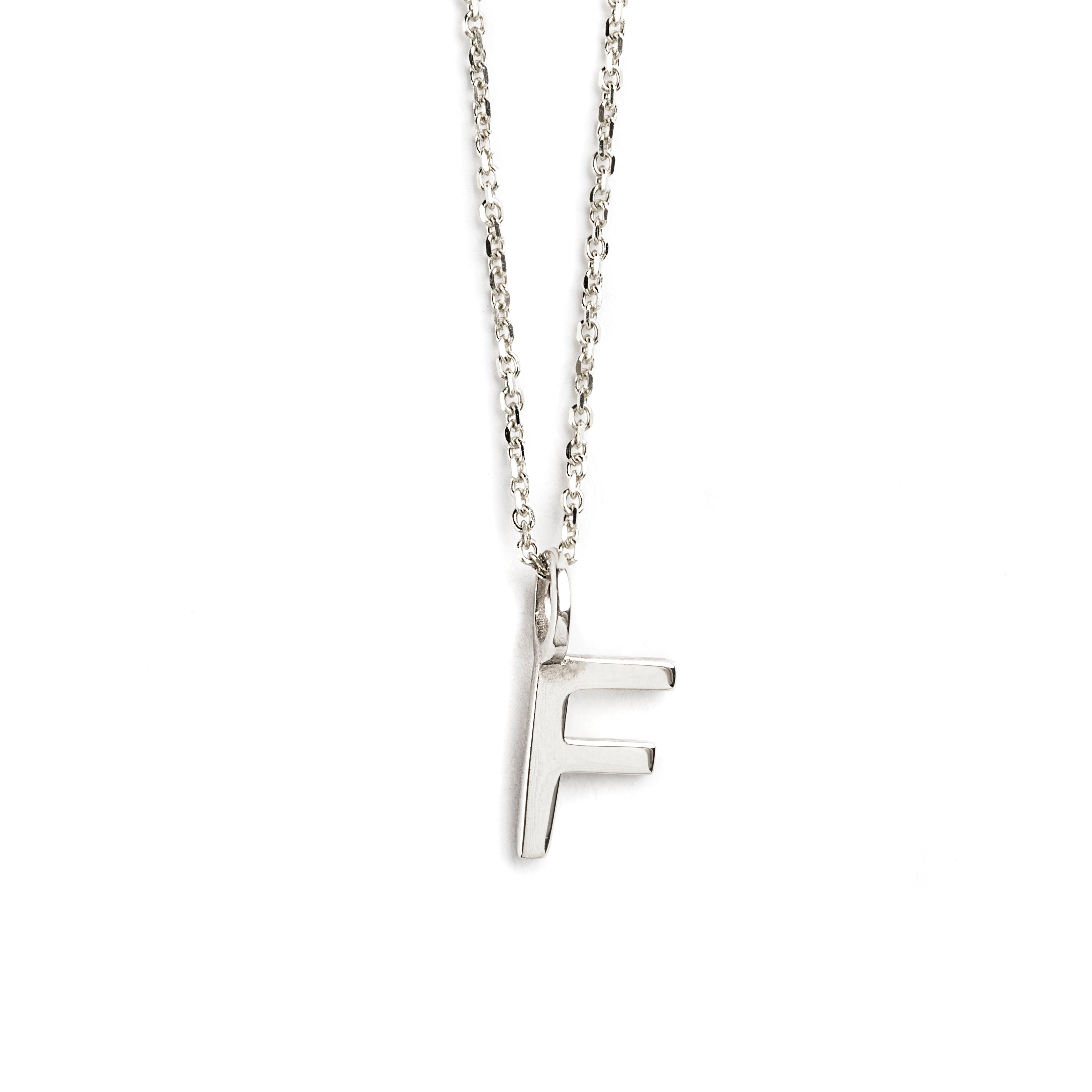 DIJE LETRA F DE ORO BLANCO DE 14K